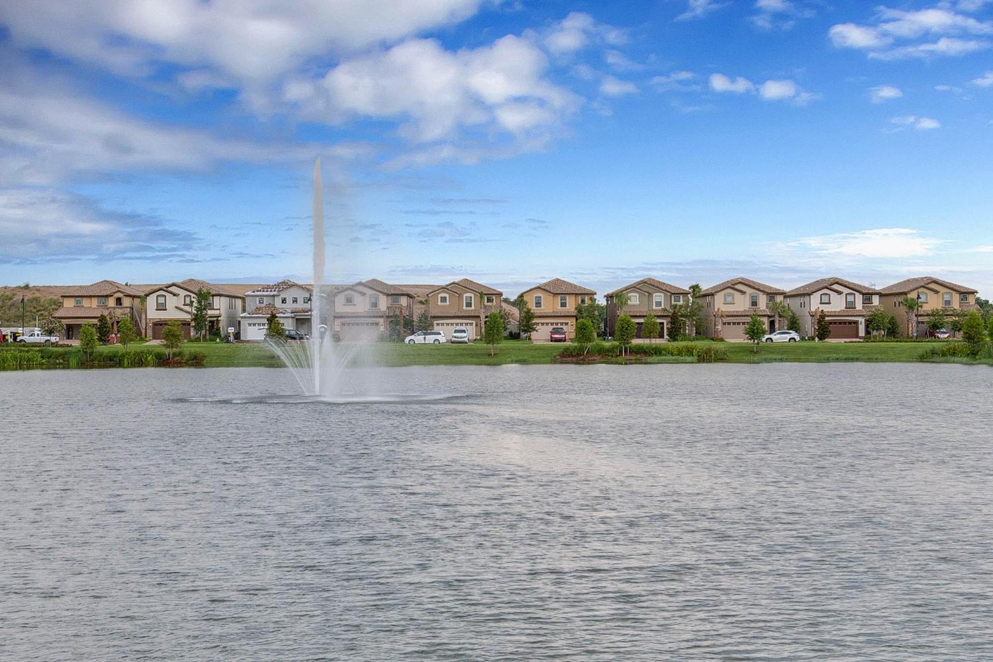 Holiday home Windsor At Westside: 8br Near W/ Pool & Game