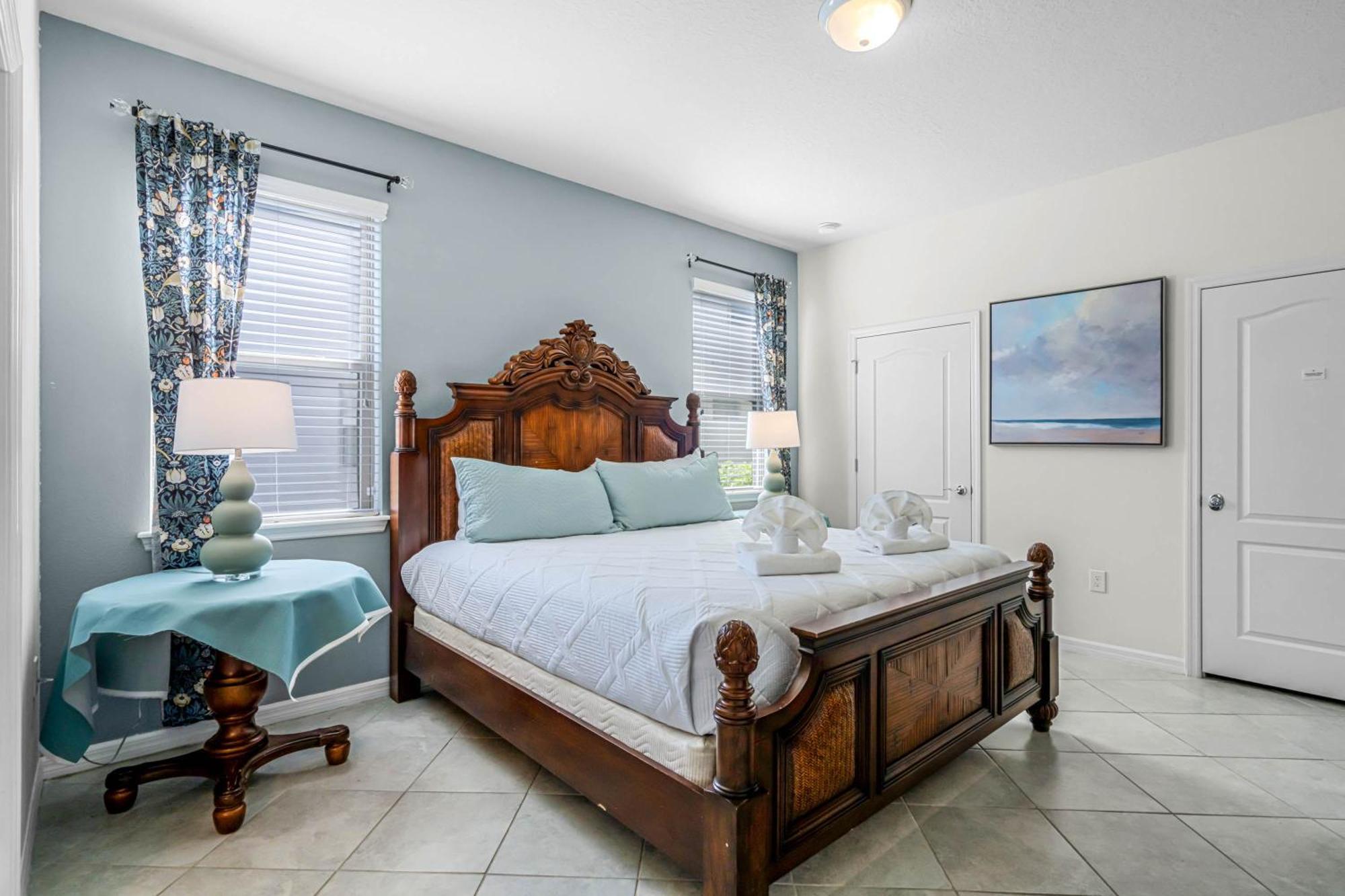 Windsor At Westside: 8br Near W/ Pool & Game Holiday home *