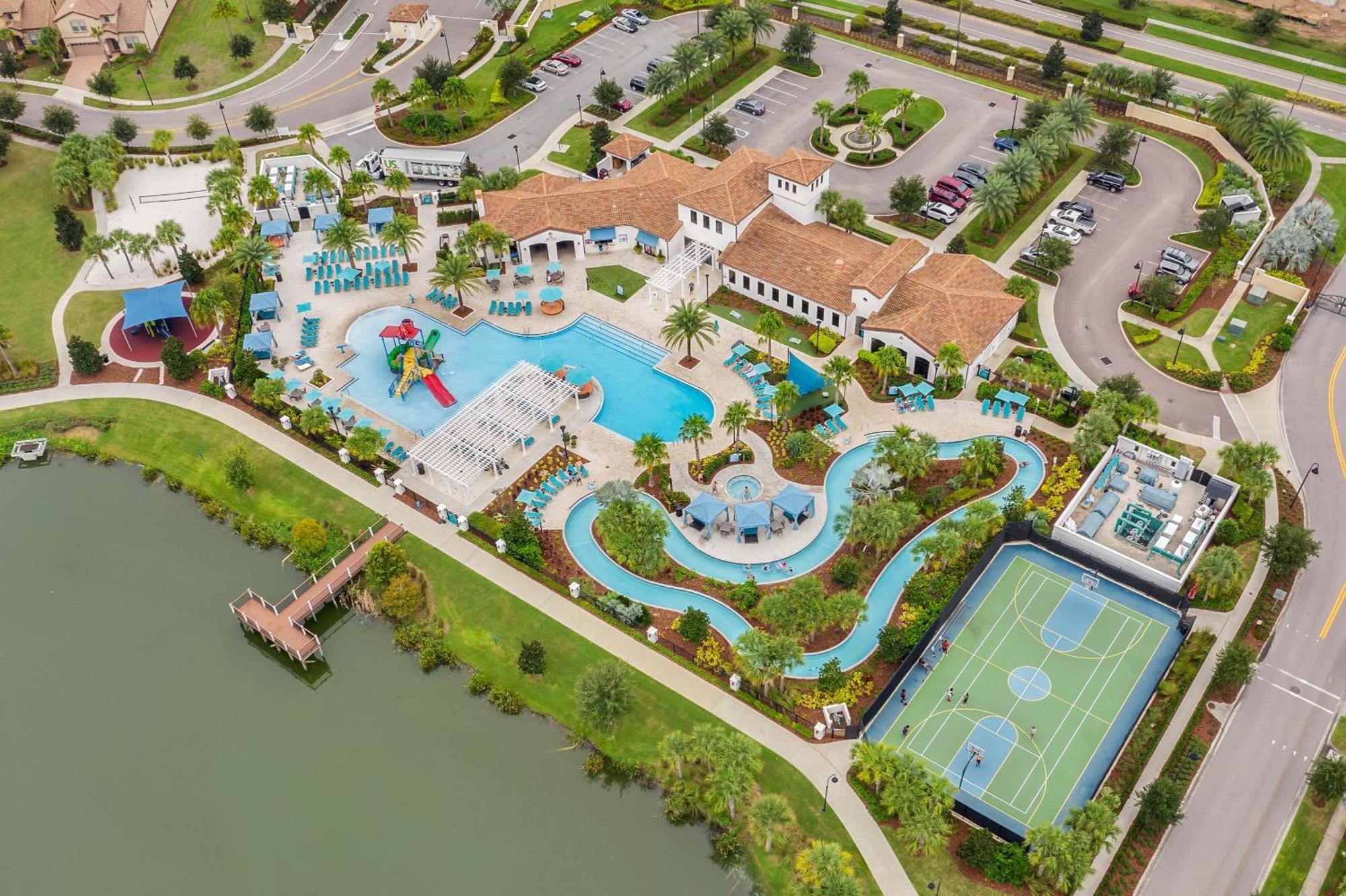 Windsor At Westside: 8br Near W/ Pool & Game * Kissimmee
