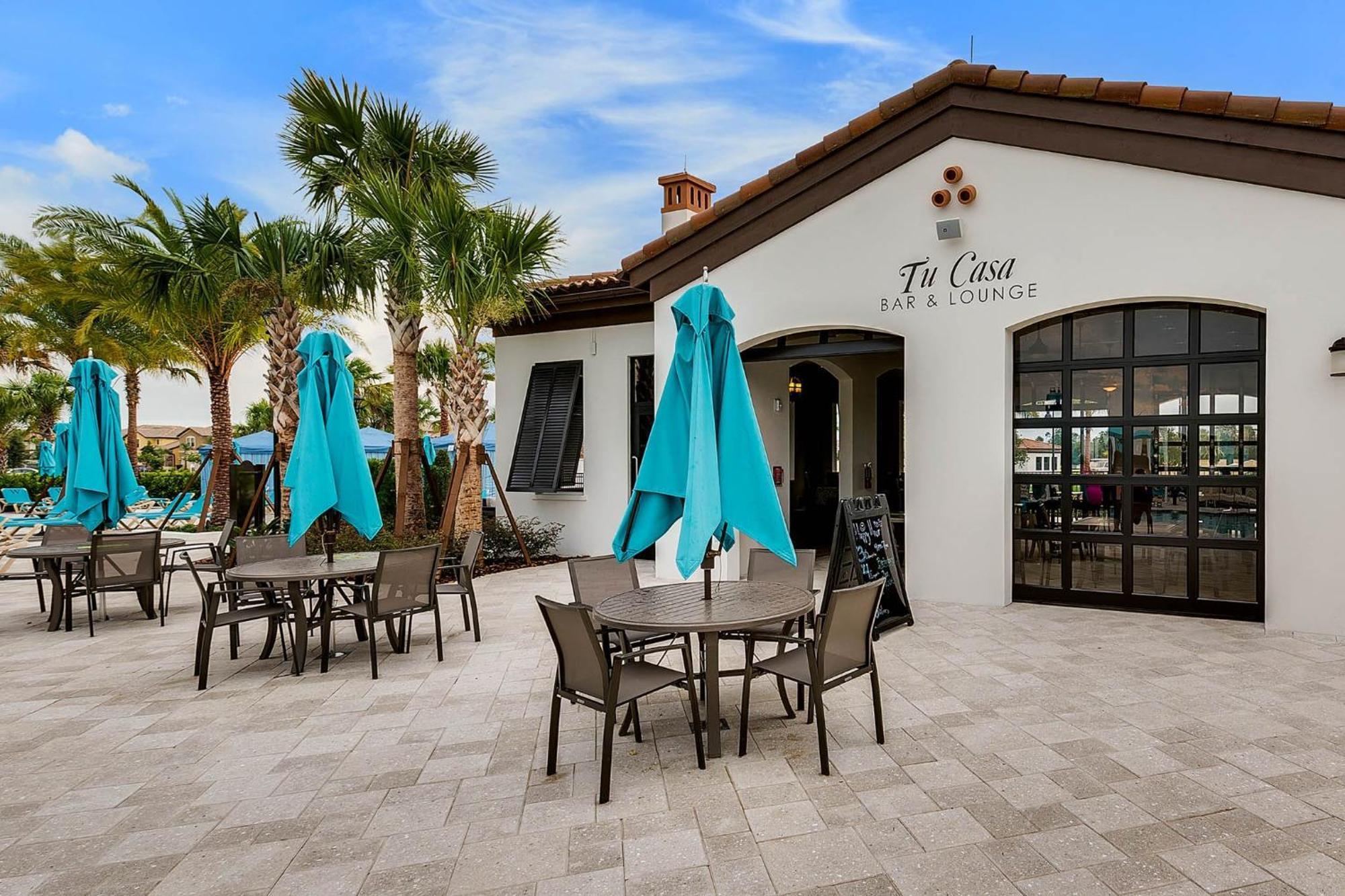Windsor At Westside: 8br Near W/ Pool & Game Holiday home