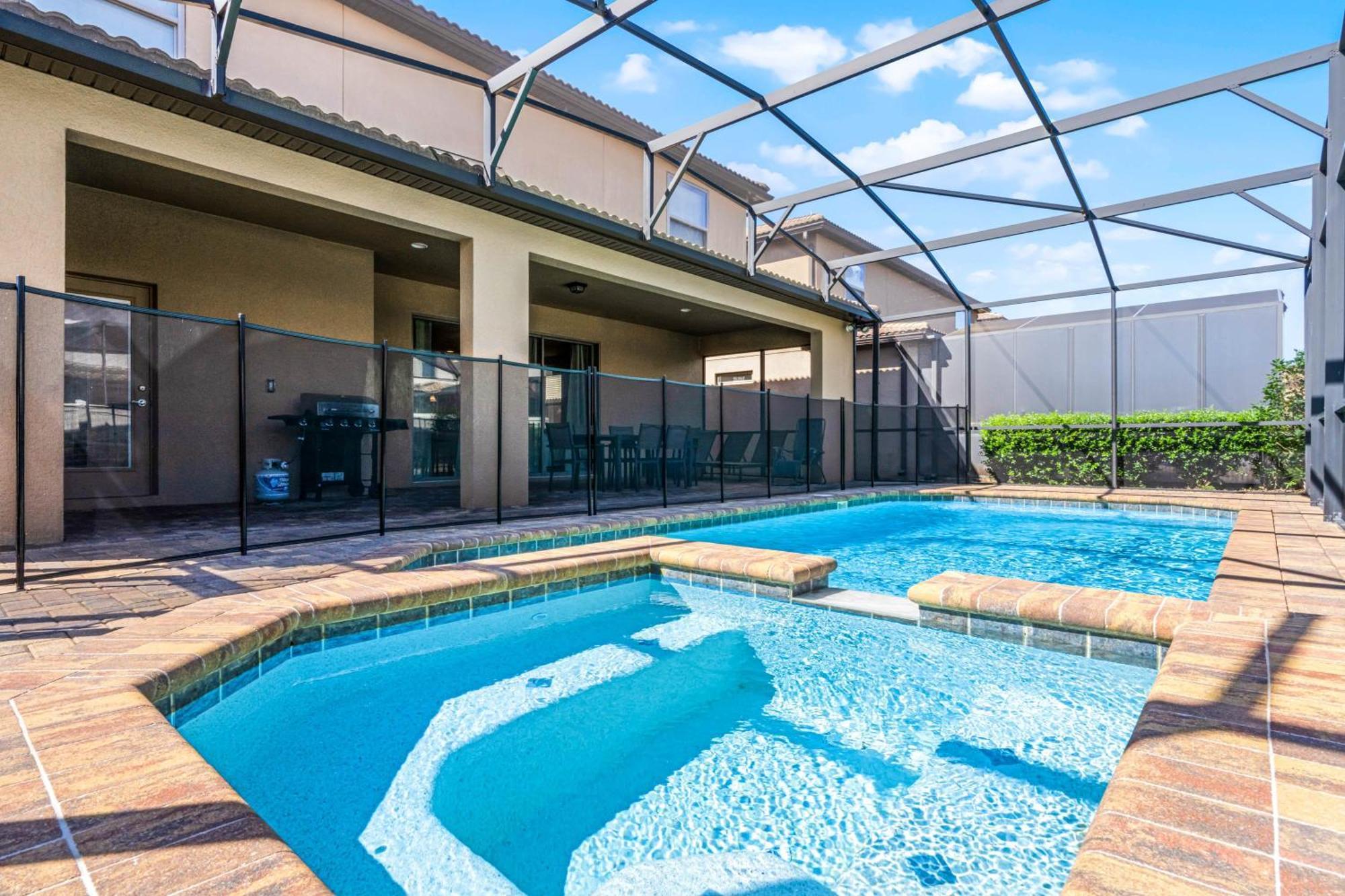 Windsor At Westside: 8br Near W/ Pool & Game *