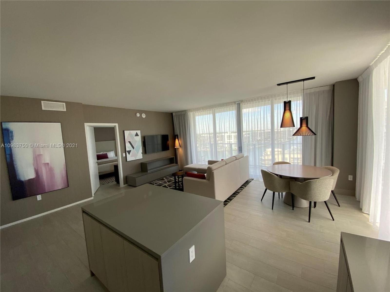 Corner Modern Ocean View Floor Hollywood