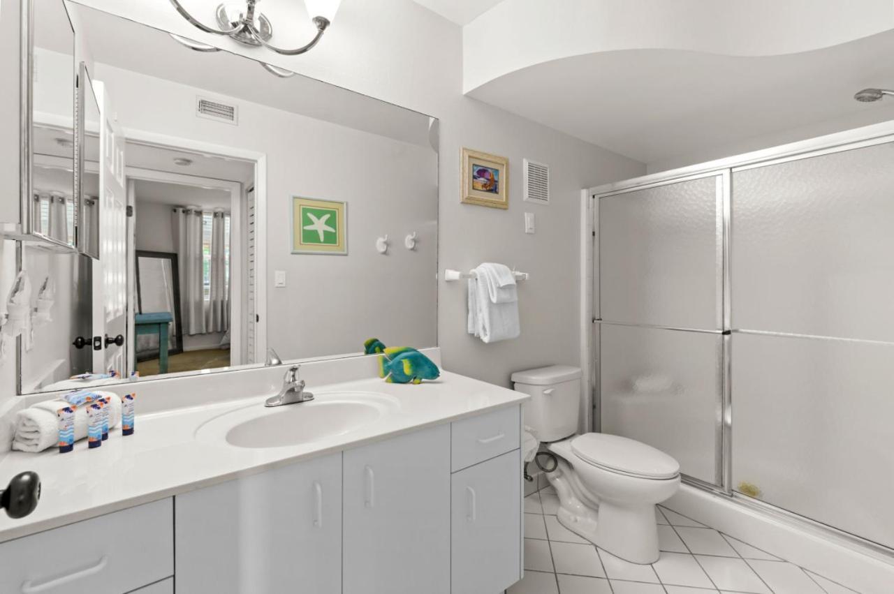 Bahia Vista Island Sunset Beauty 14360 Your Front-row Seat To Waterfront Living * Tierra Verde