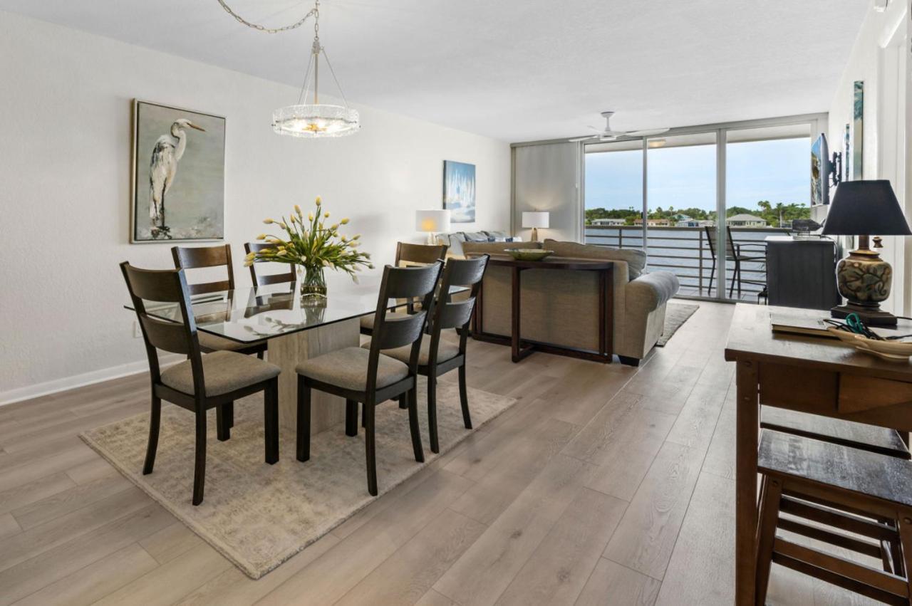 Bahia Vista Island Sunset Beauty 14360 Your Front-row Seat To Waterfront Living Holiday home Tierra Verde