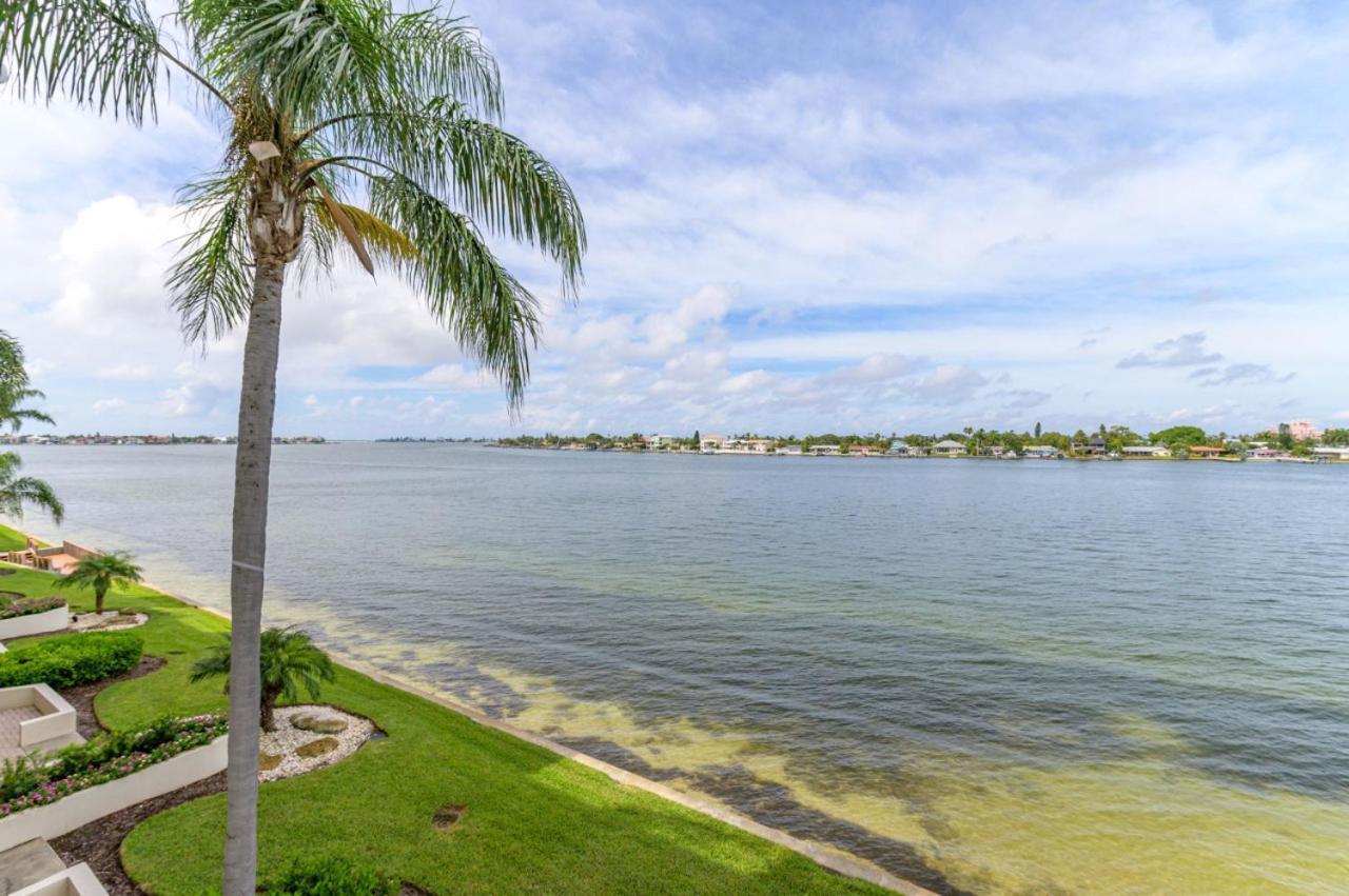 Bahia Vista 14-363 New Listing Club Bahia * Tierra Verde