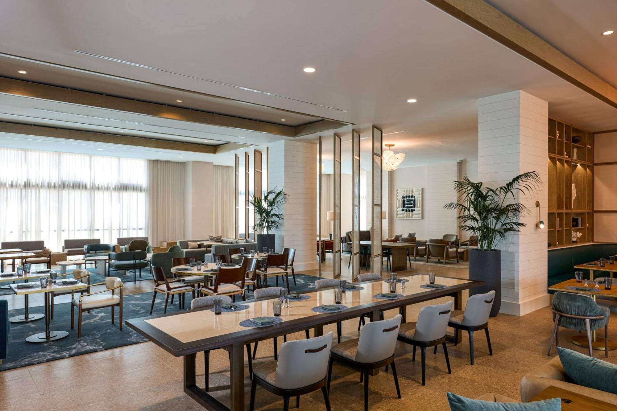 Hotel Marriott & 4*