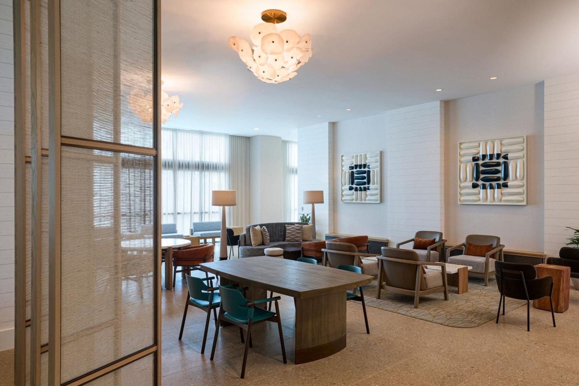 Hotel Marriott & 4*