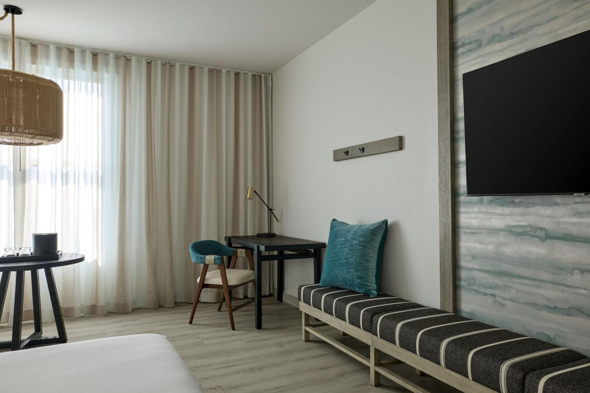 Marriott & Hotel