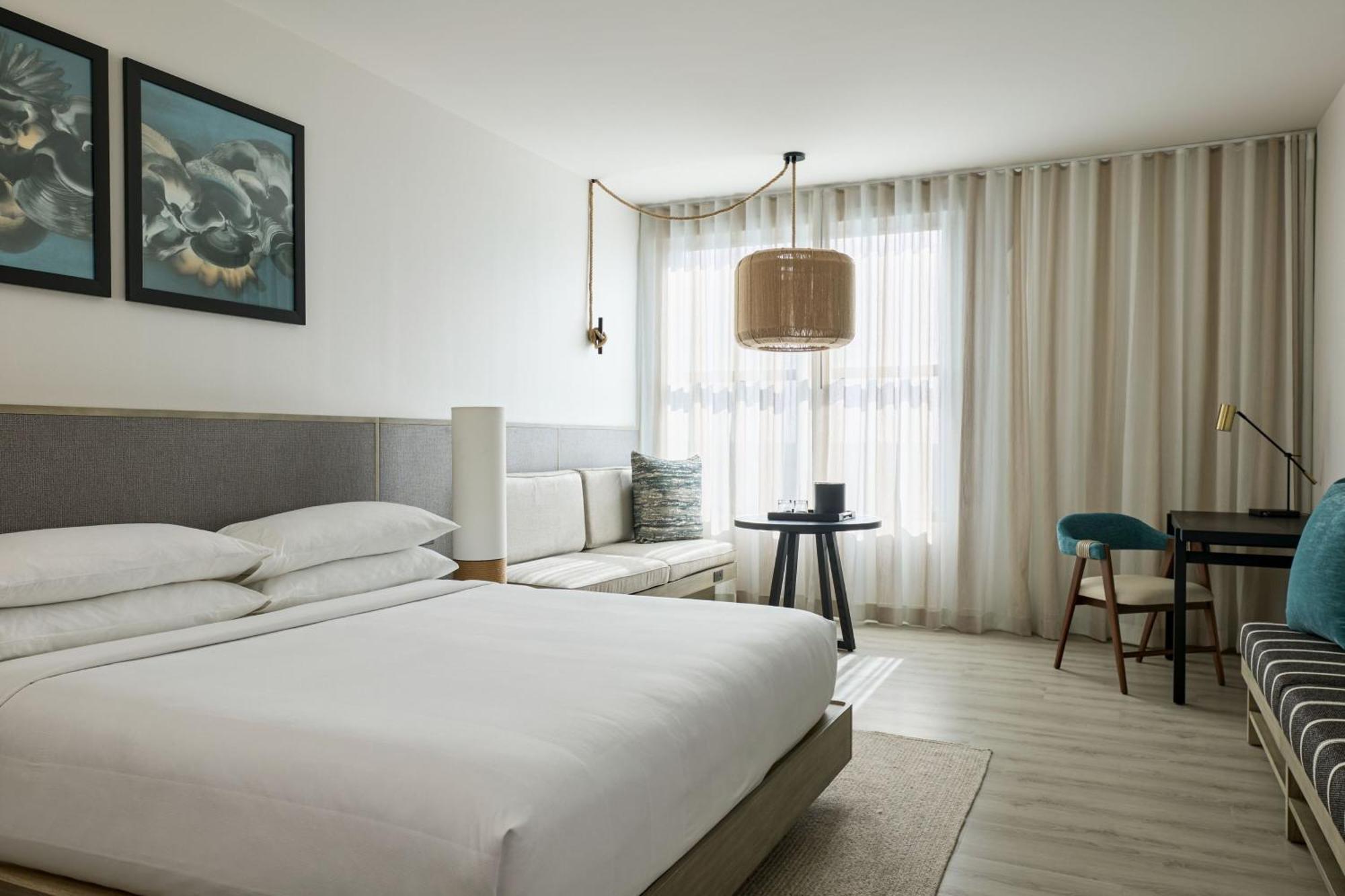 Hotel Marriott & 4*