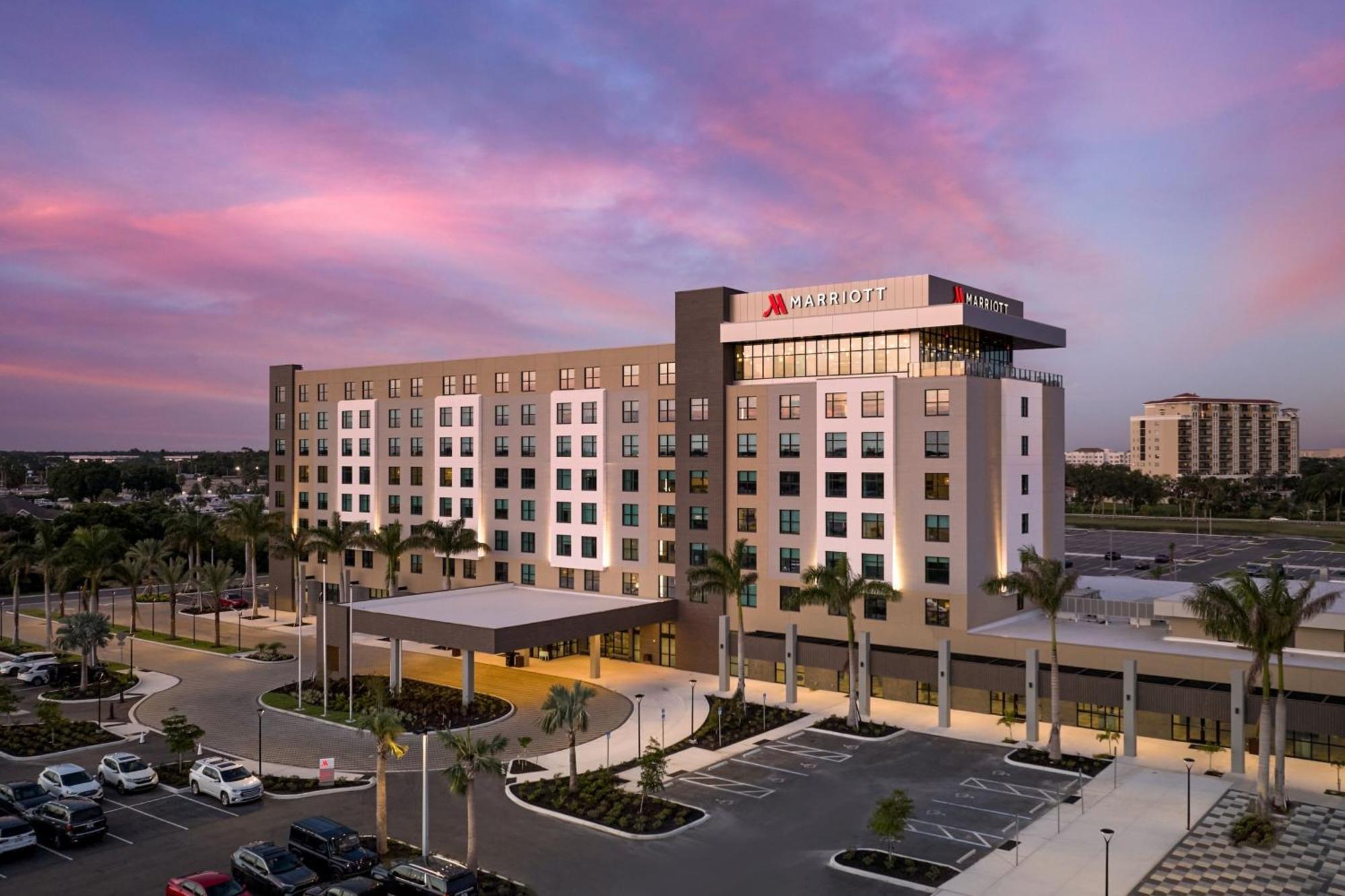 Hotel Marriott & 4*