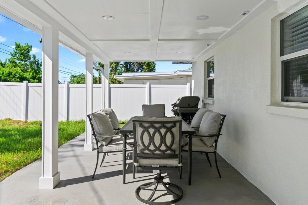 The Coastal Retreat Modern 3br With Beachy Charm
