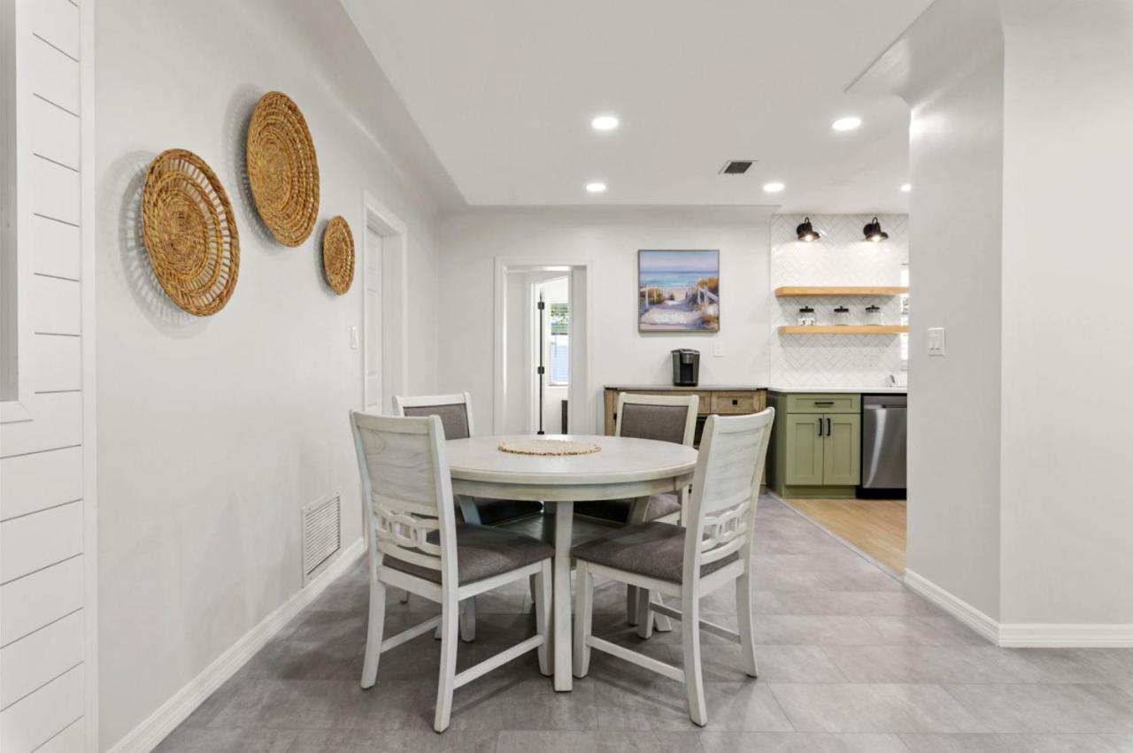 The Coastal Retreat Modern 3br With Beachy Charm Holiday home *
