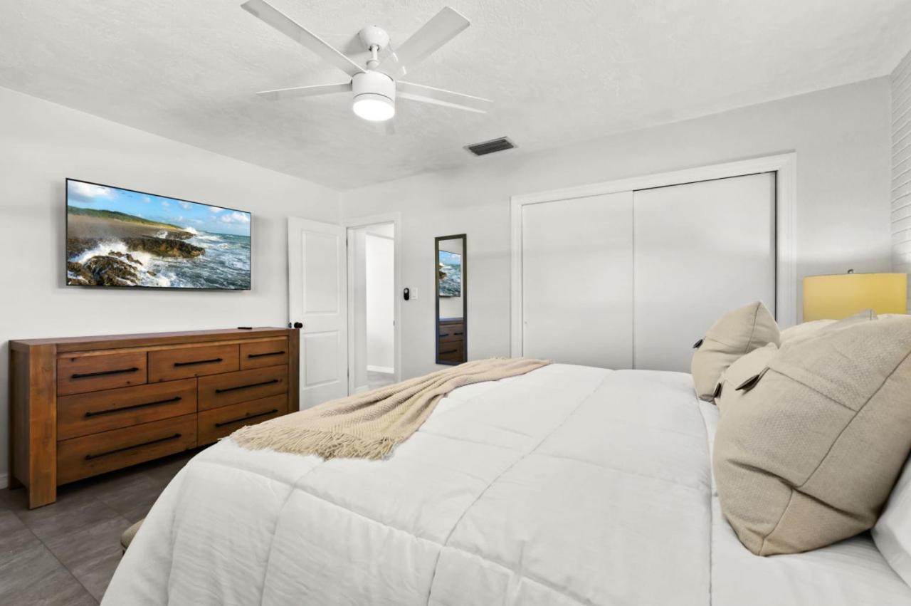 Holiday home The Coastal Retreat Modern 3br With Beachy Charm *