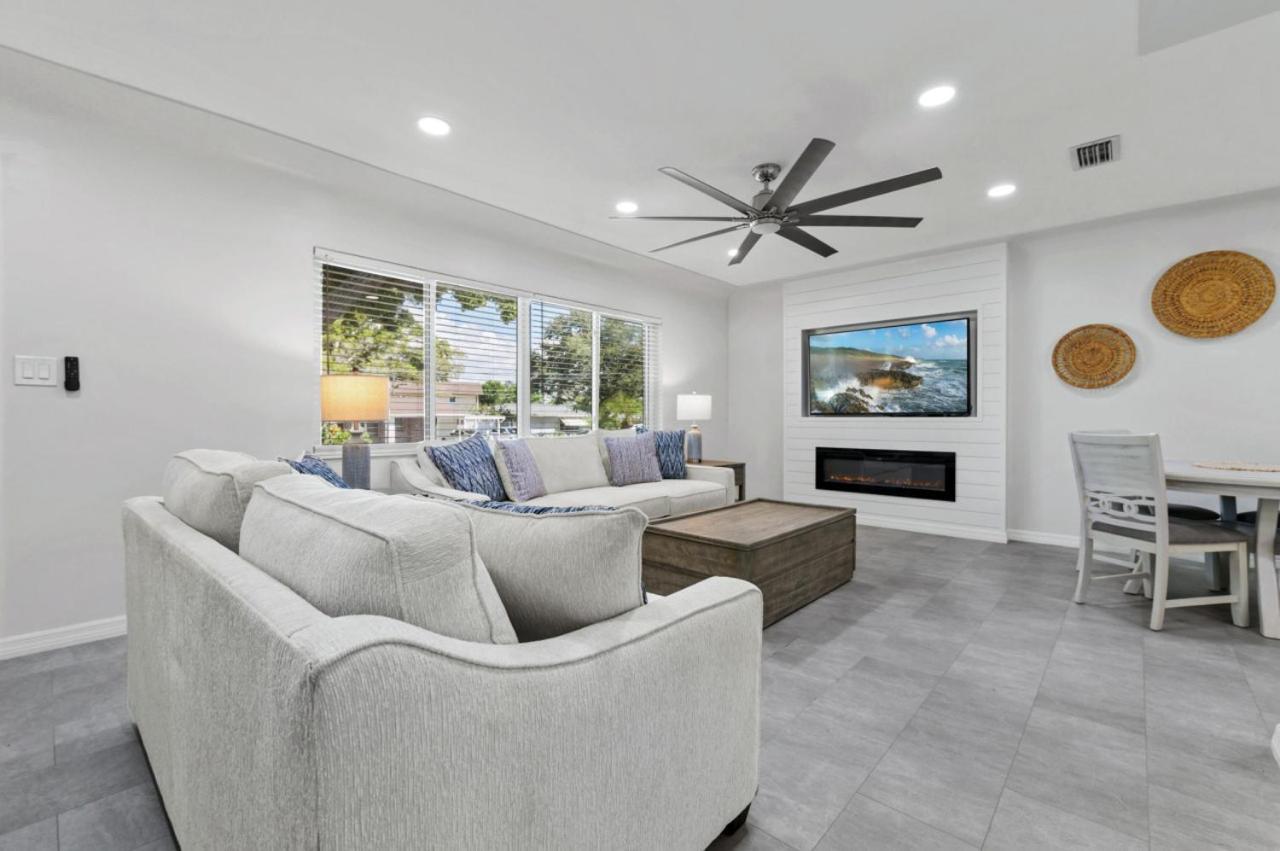 The Coastal Retreat Modern 3br With Beachy Charm Holiday home
