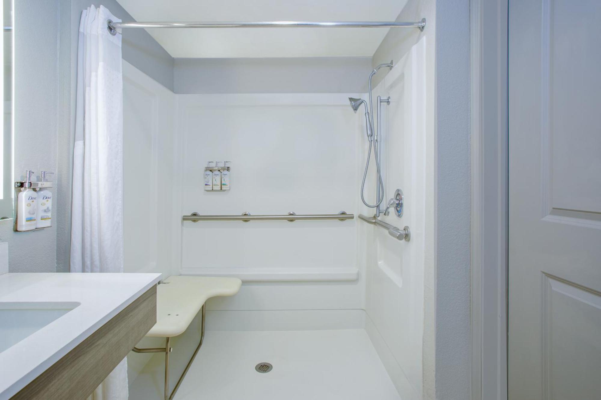 Express & Oceanfront Daytona Shores By Ihg Resort