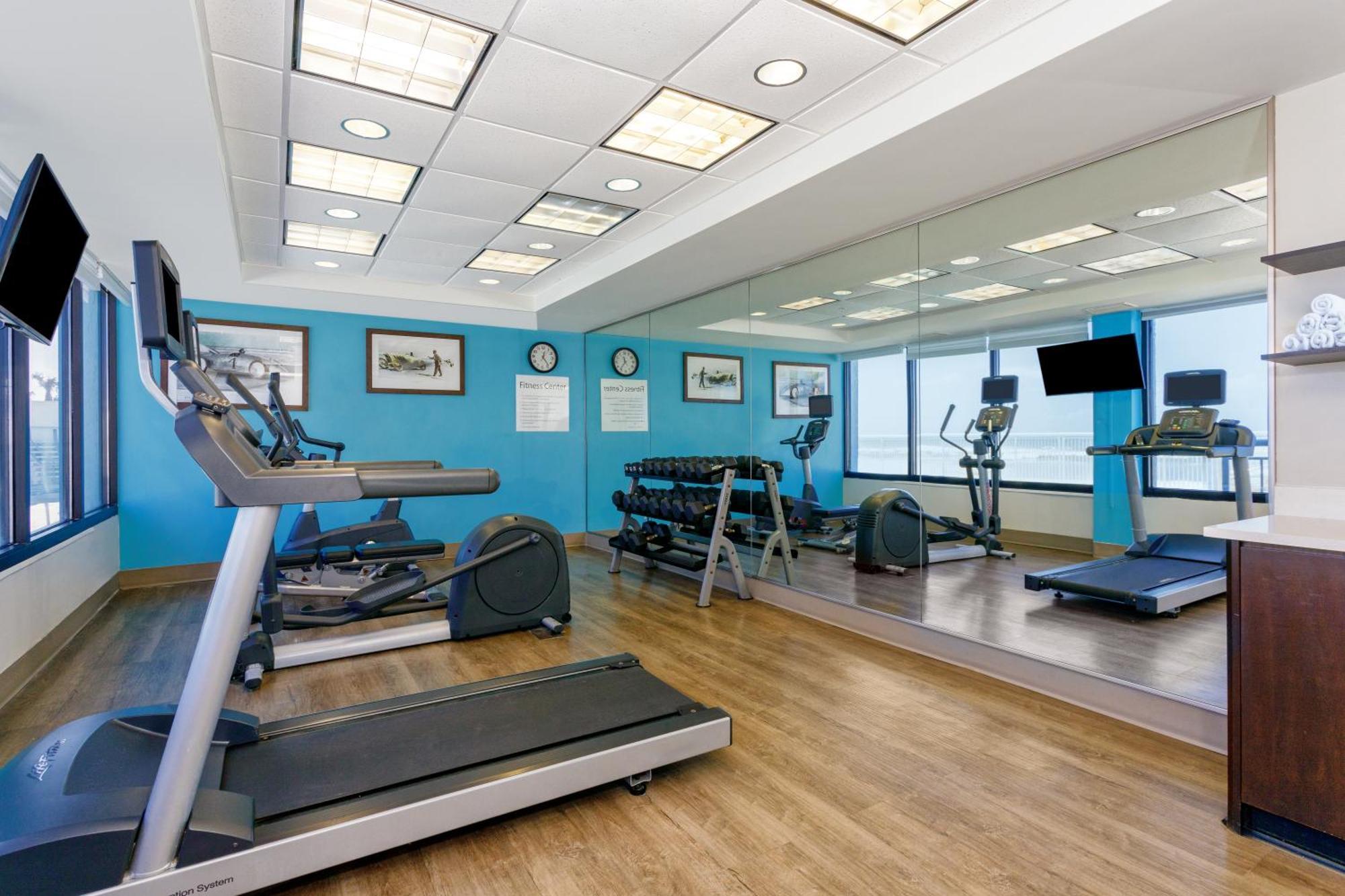Express & Oceanfront Daytona Shores By Ihg 3*