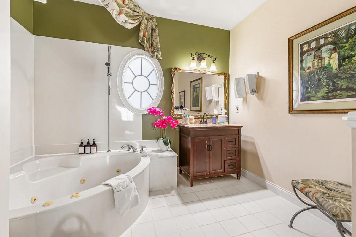 Windemere By The Sea Bed & Breakfast 4*