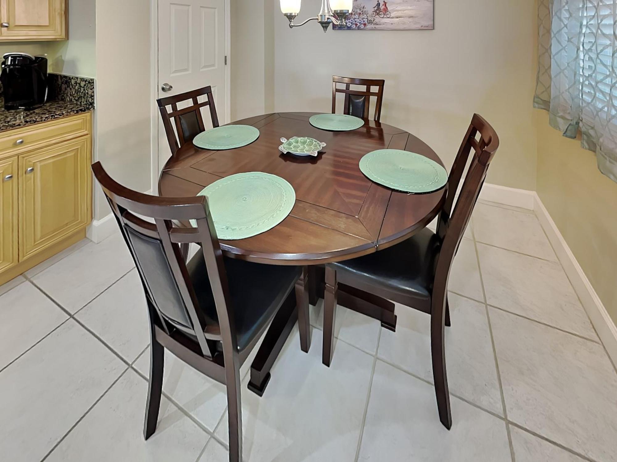 621 Cinnamon Apartment *