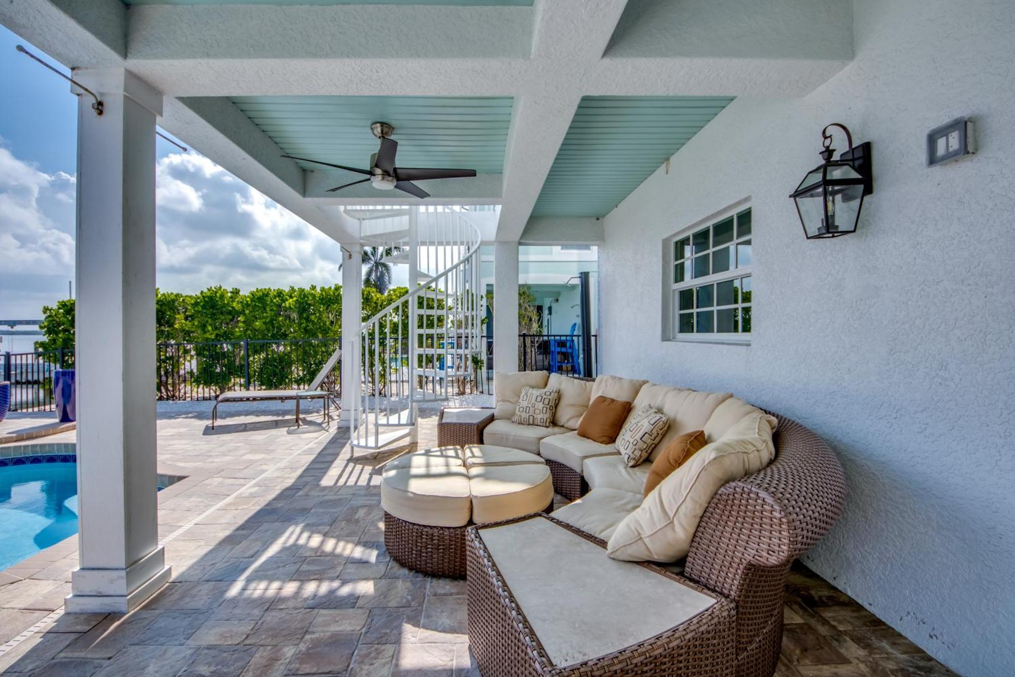 Prime Location, Luxurious And Tranquil Retreat - Back Bay Beauty - Roelens * Fort Myers Beach