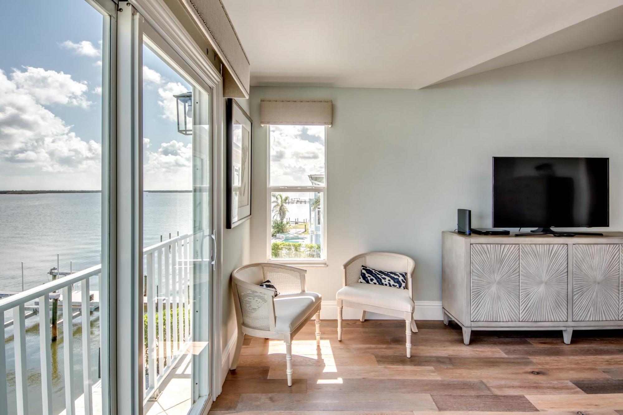 Prime Location, Luxurious And Tranquil Retreat - Back Bay Beauty - Roelens Holiday home