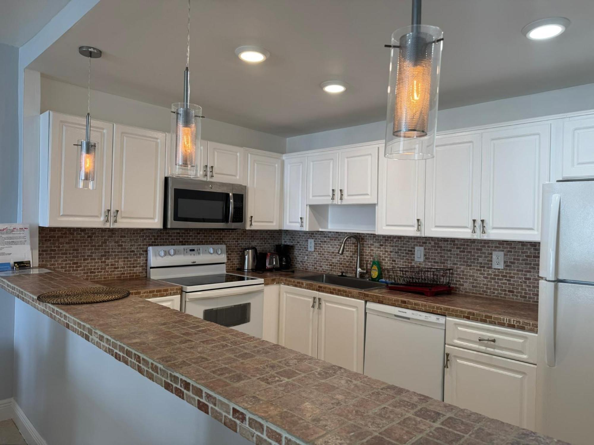 Luxury With Amenities Sunny Isles Apartment *