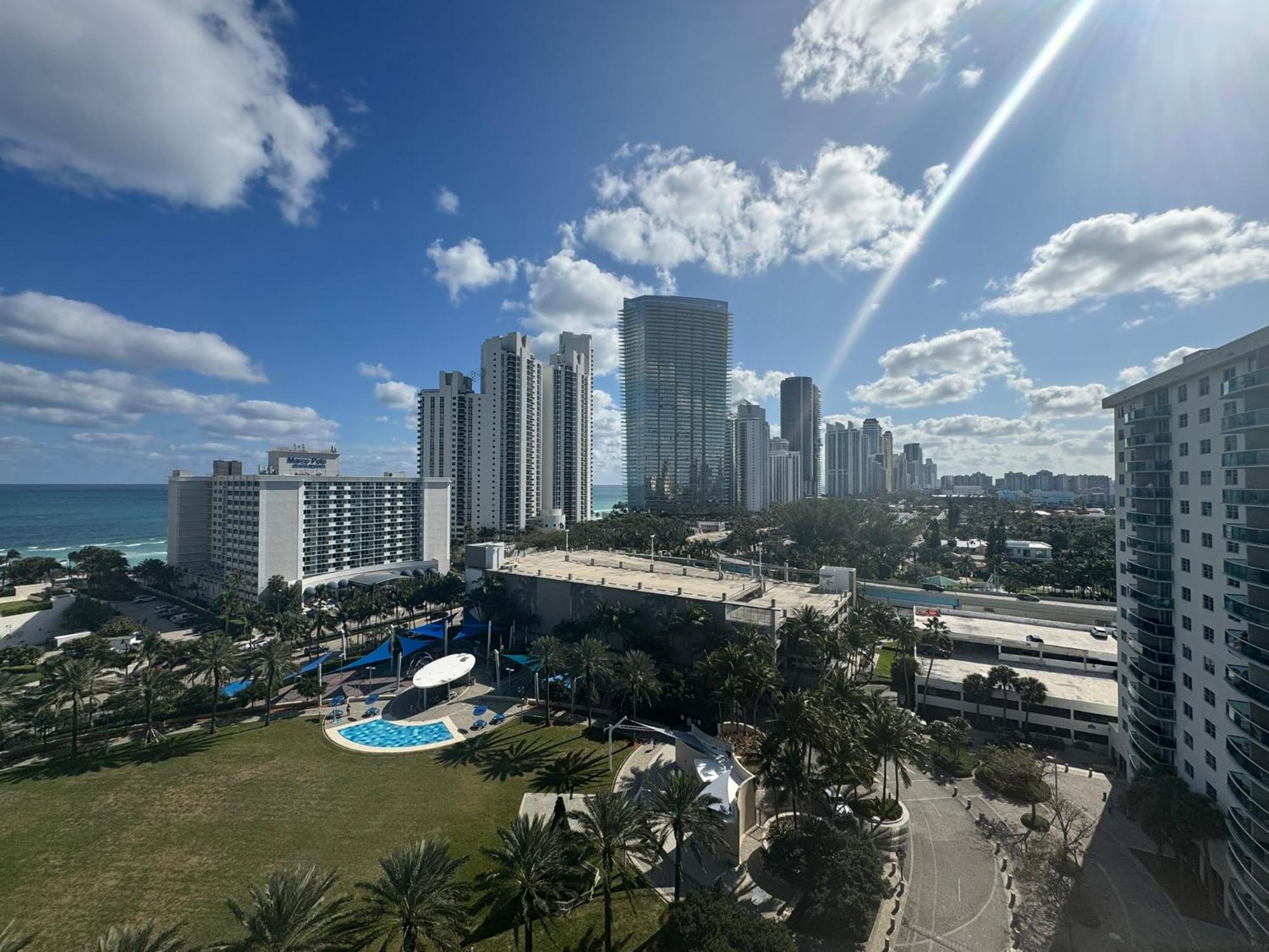 Luxury With Amenities Sunny Isles Apartment *
