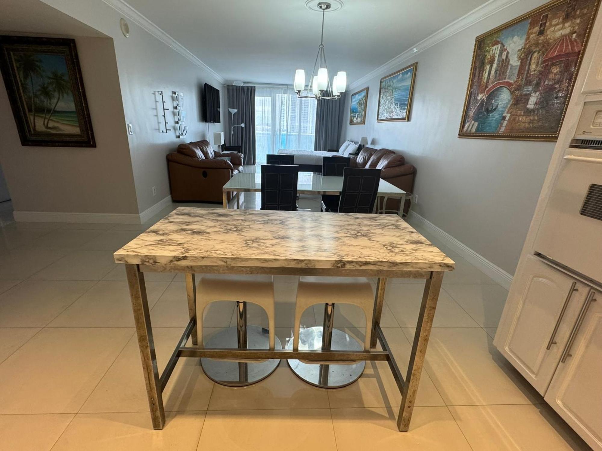 Luxury With Amenities Sunny Isles * Sunny Isles Beach