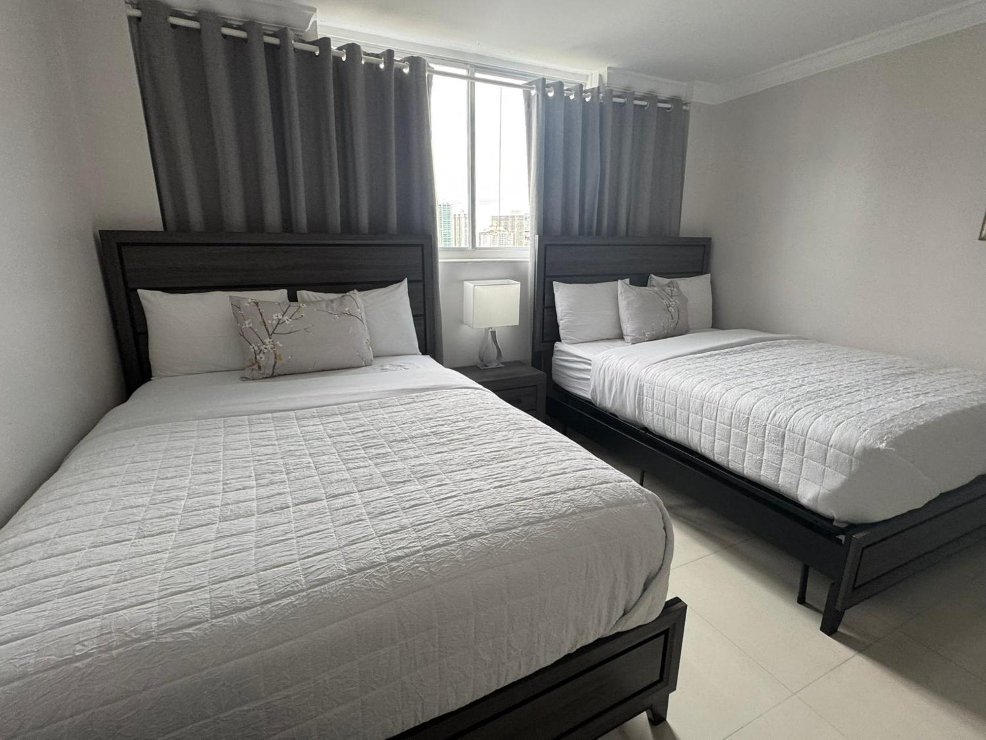 Luxury With Amenities Sunny Isles Apartment *