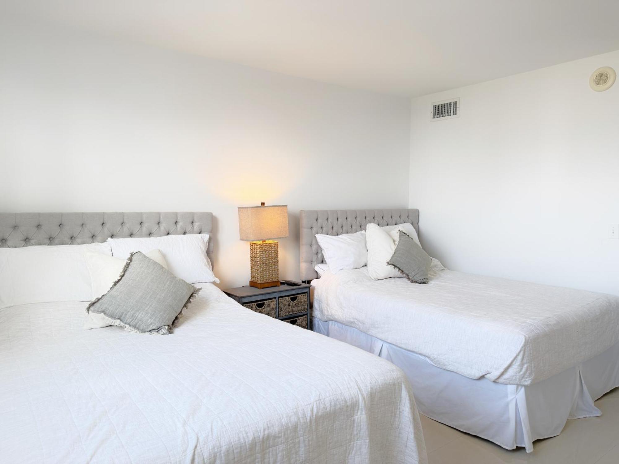 1 Spring Promo - Sunny Isles Seaview Condo, Walk To Beach, Amazing Amenities Sunny Isles Beach