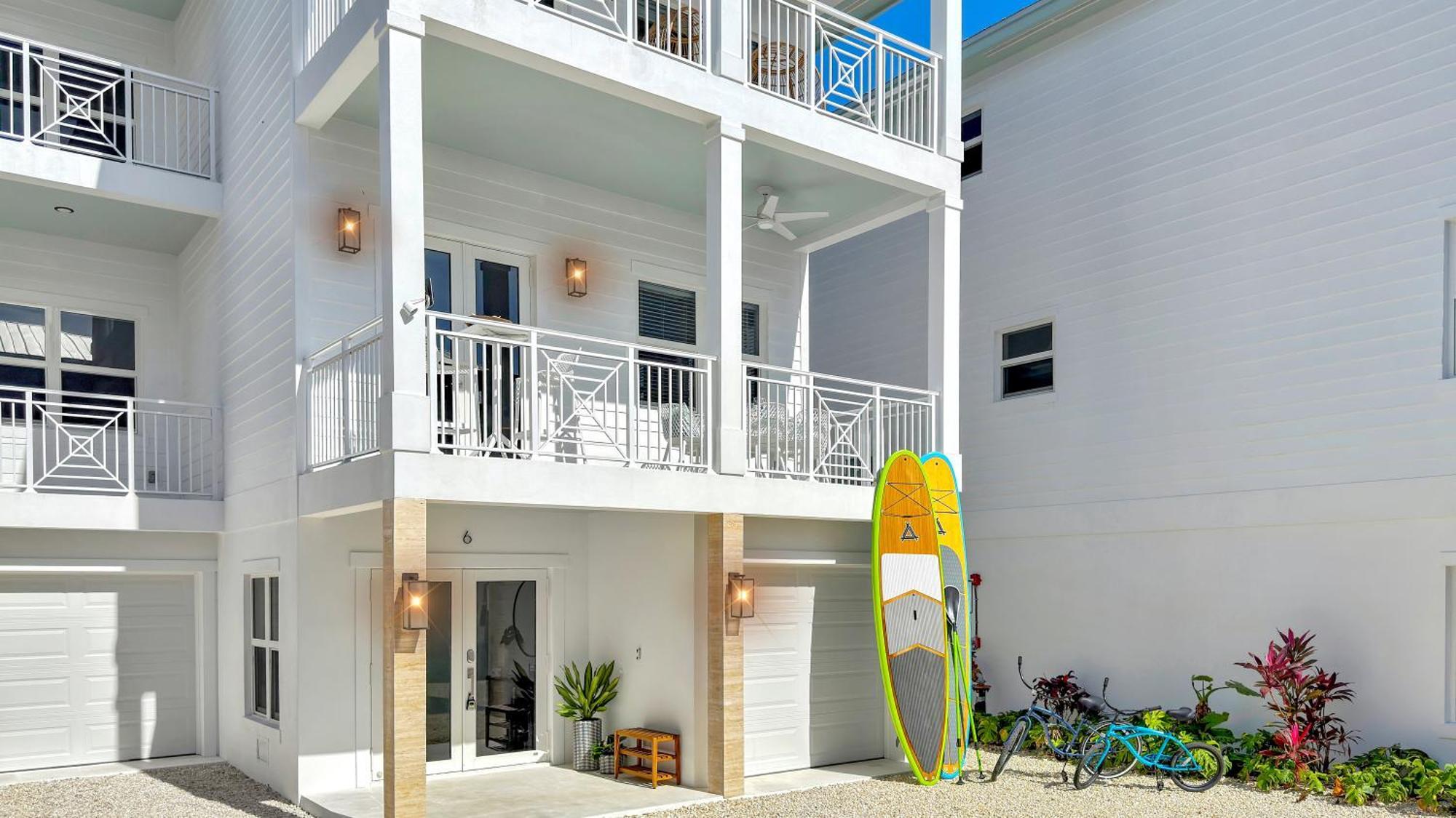 At The Sandbar - Oceanfront, Htd Pool, Dock, Gameroom * Islamorada