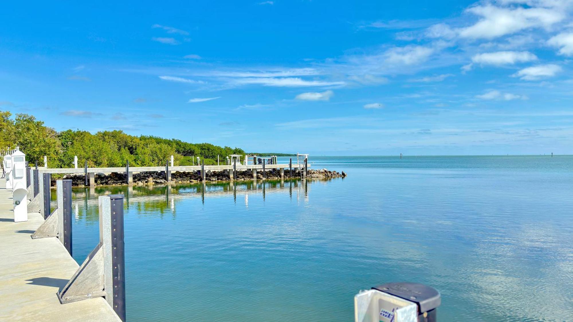 At The Sandbar - Oceanfront, Htd Pool, Dock, Gameroom Holiday home