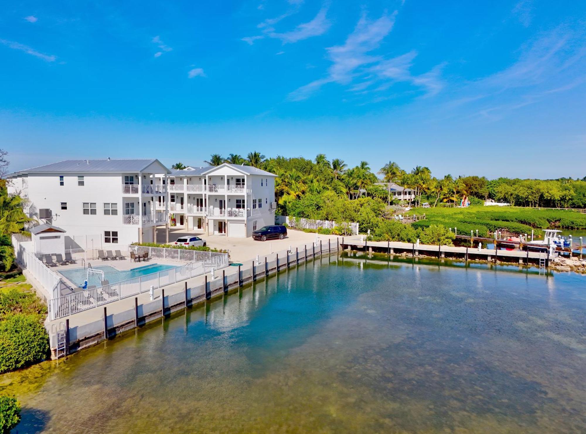 Holiday home At The Sandbar - Oceanfront, Htd Pool, Dock, Gameroom Islamorada