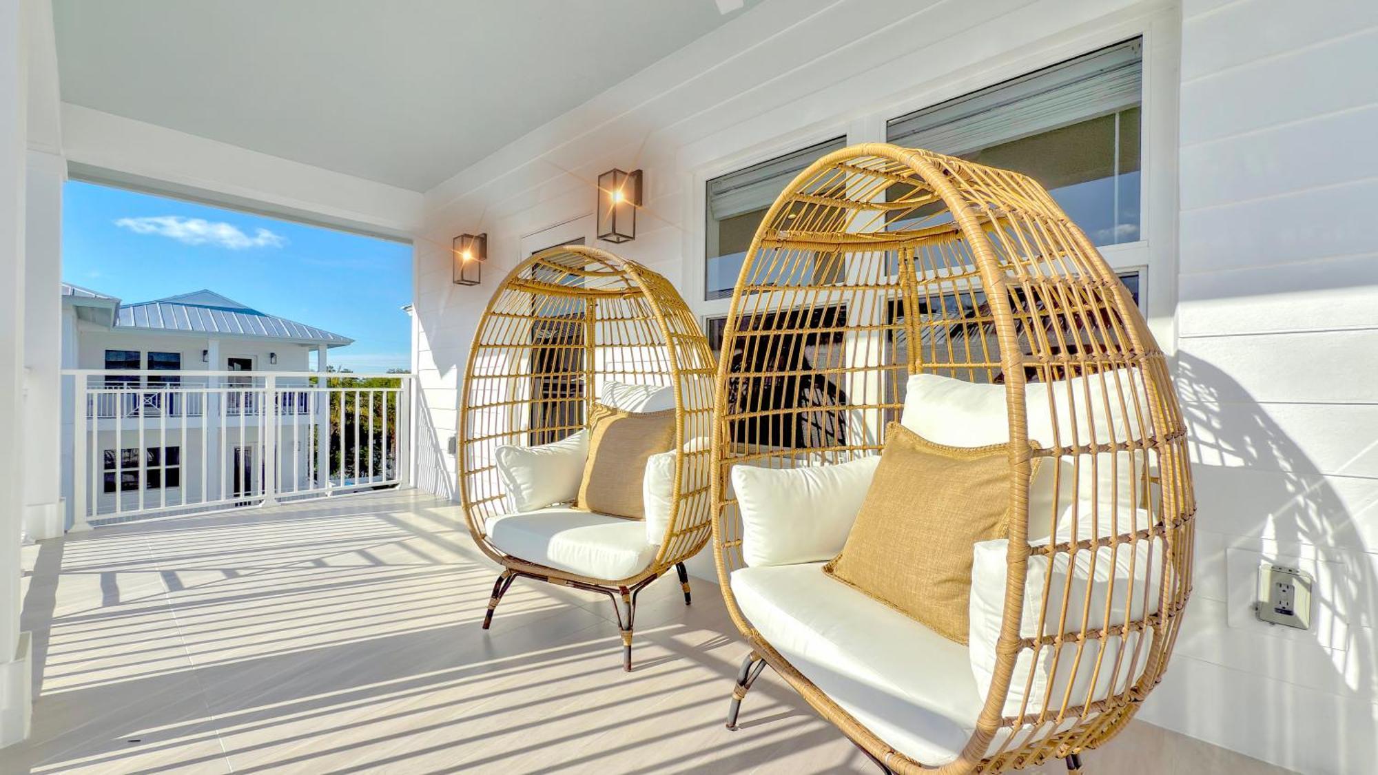 Holiday home At The Sandbar - Oceanfront, Htd Pool, Dock, Gameroom *