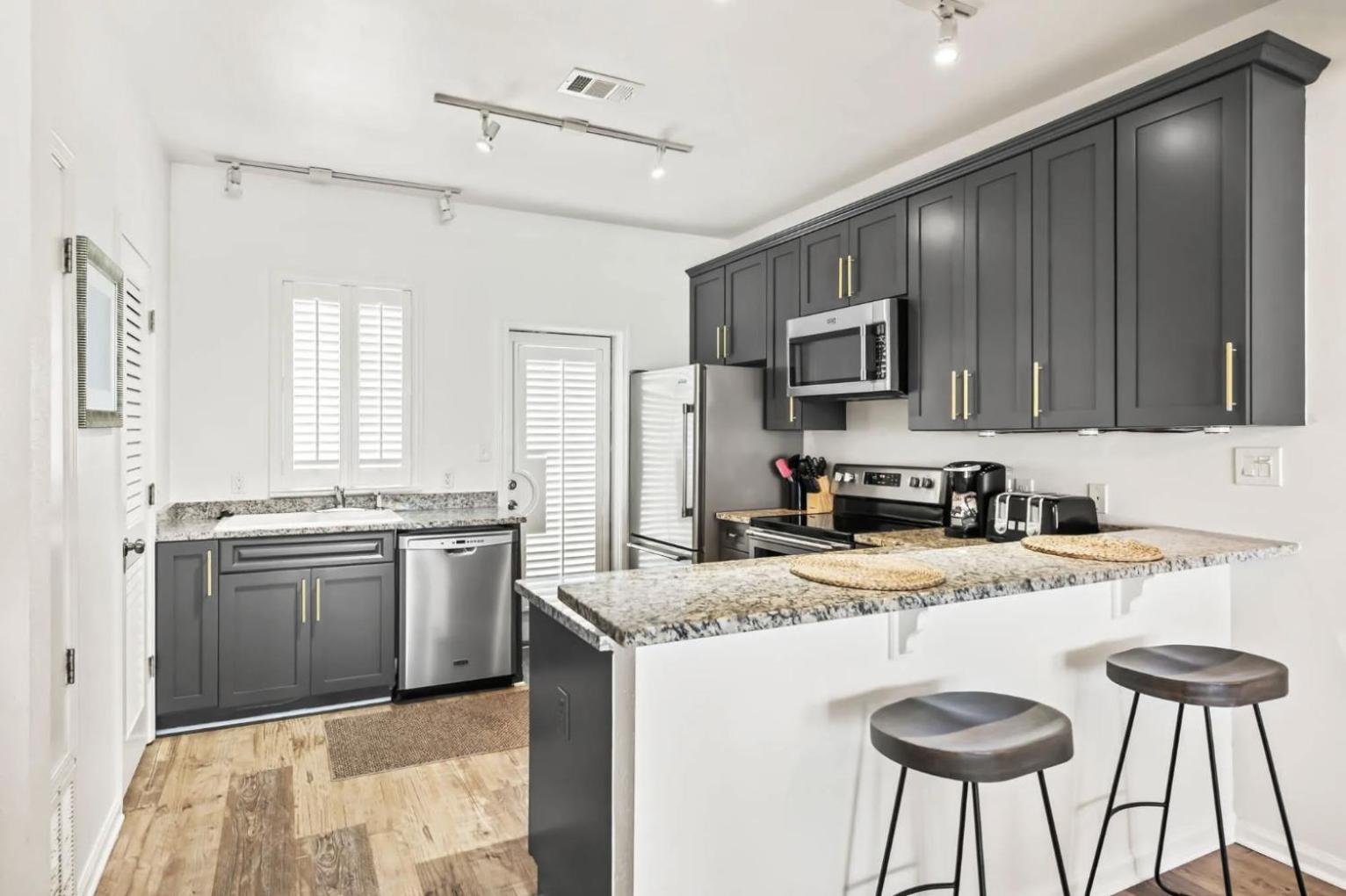 Available For Season! One Life One Gulf-front Townhome Apartment *