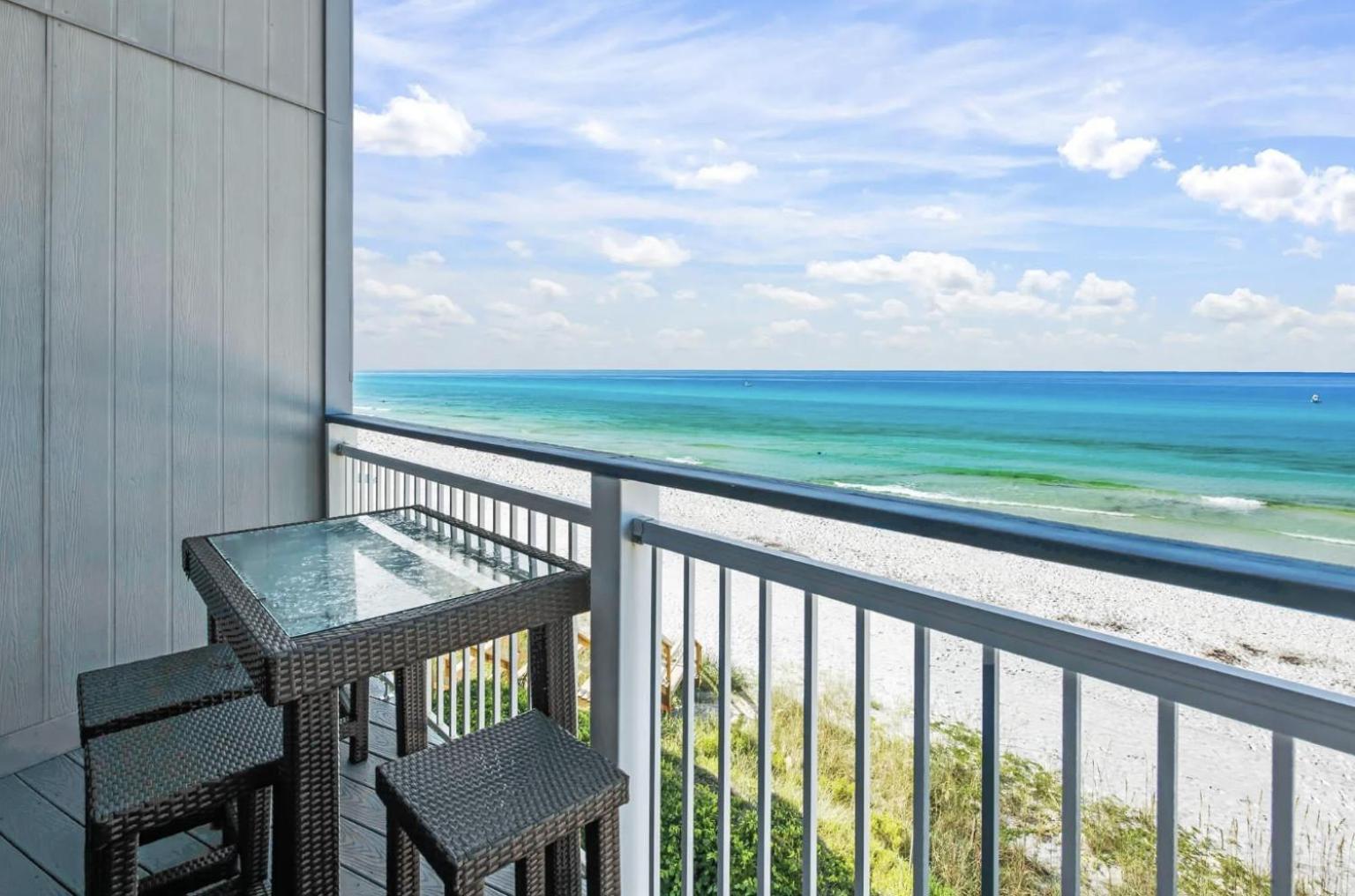 Available For Season! One Life One Gulf-front Townhome Apartment *
