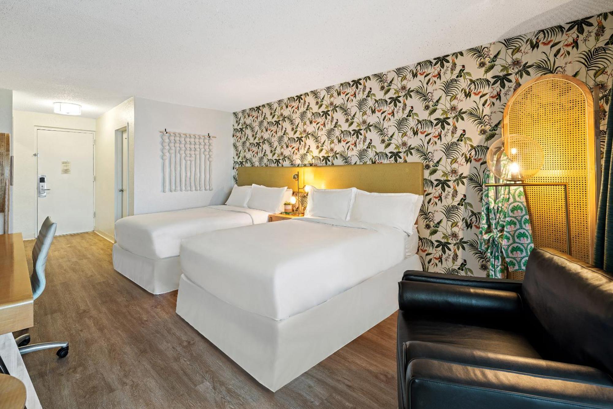 Palm Tree Club Miami Hotel North Bay Village