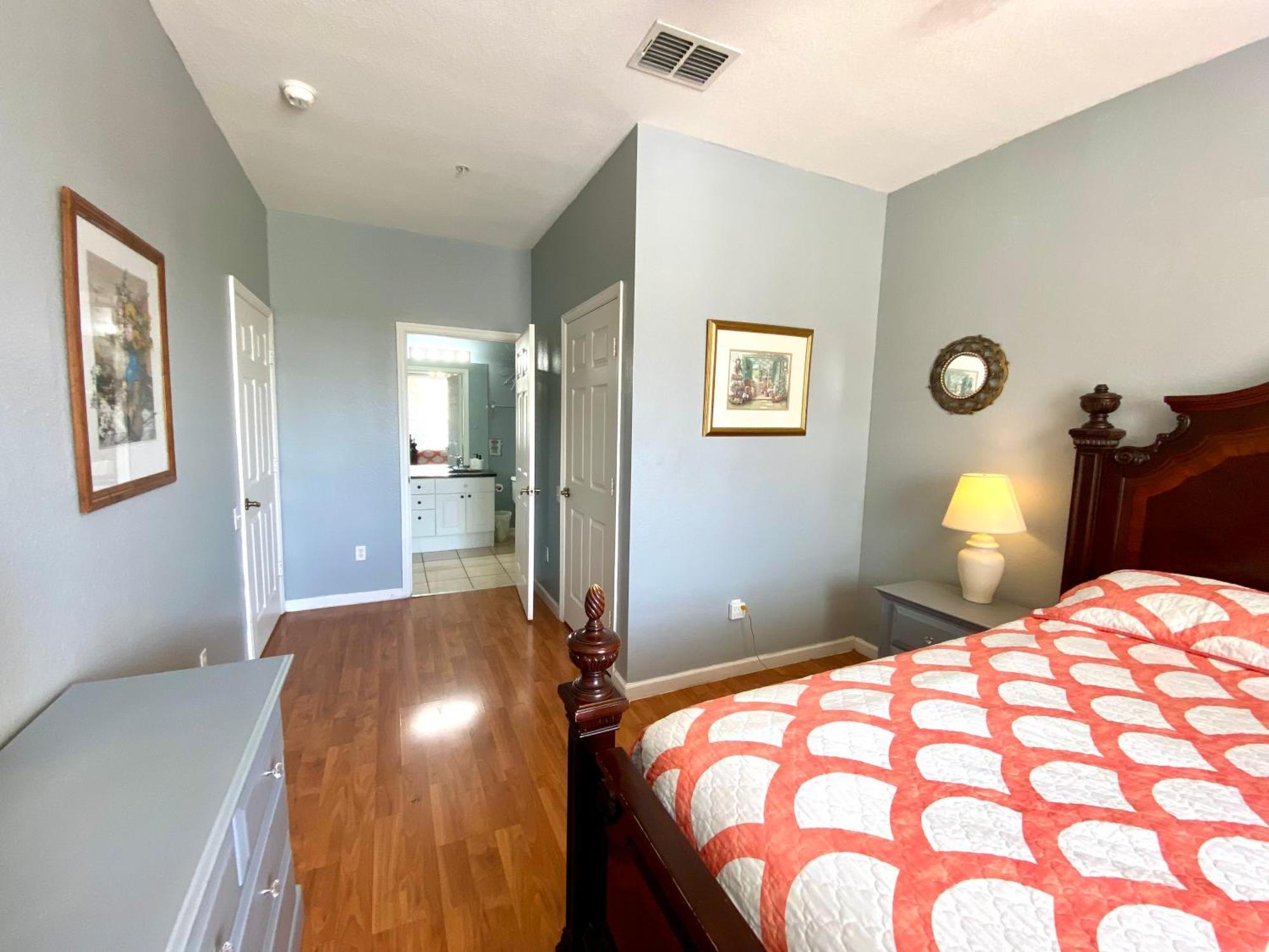 3 Bedroom Style Condo, 3 Miles To Disney! *