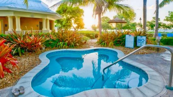Vacay Vibes-2 Pools, Beach, Pickleball, Coffee Bar, Food Truck *