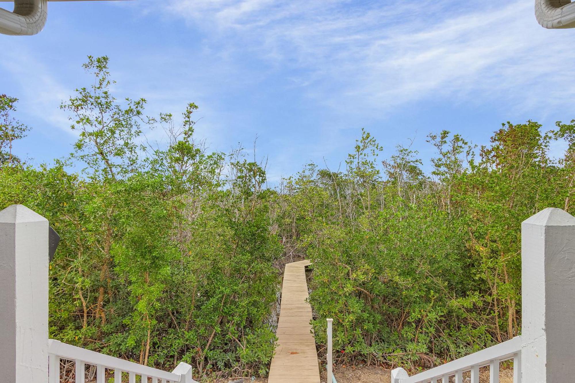 Close To Beach, Secluded Pier With Partial Bay Views - Blue Bayou B - Roelens Holiday home Fort Myers Beach