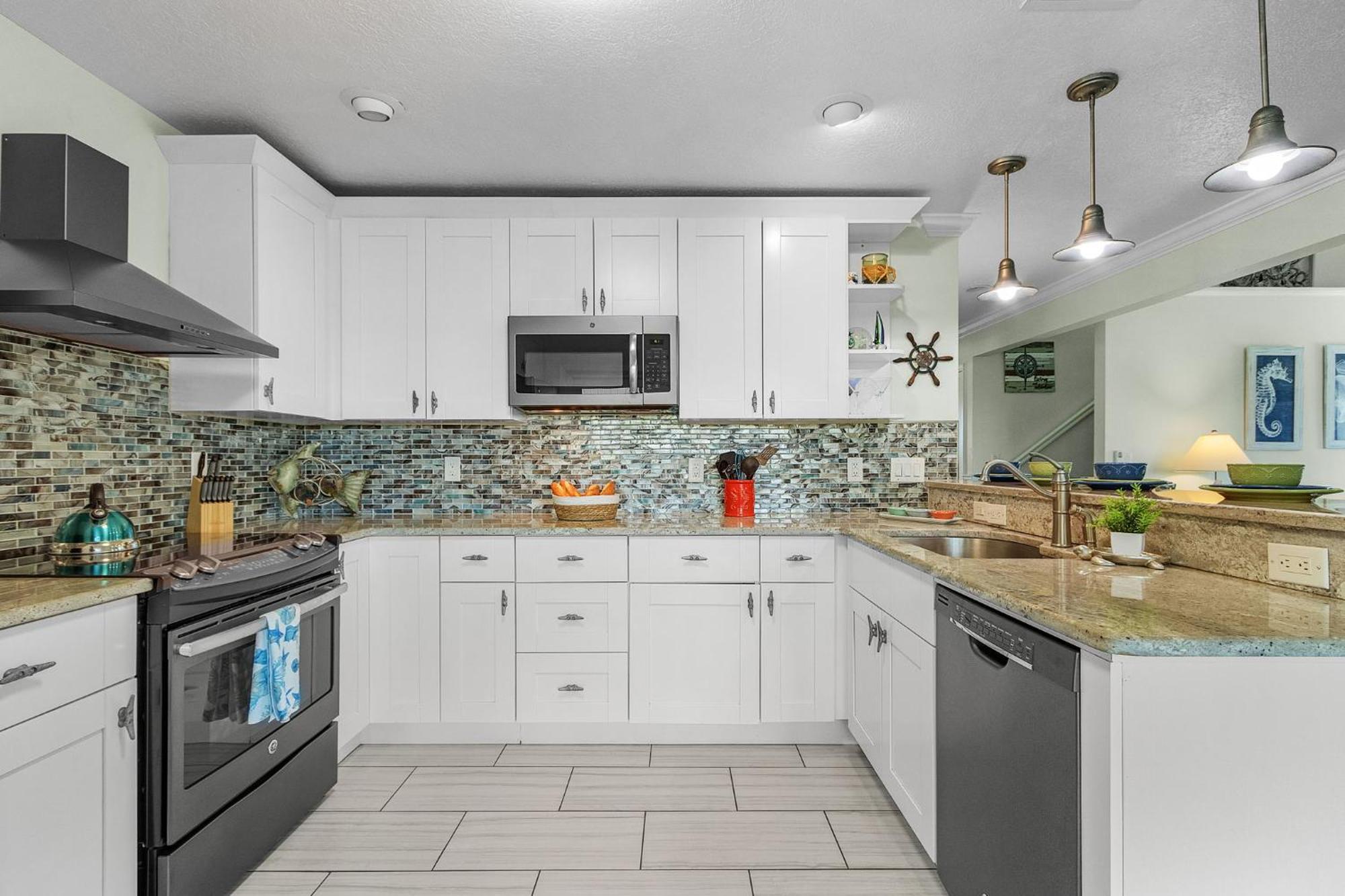 Close To Beach, Secluded Pier With Partial Bay Views - Blue Bayou B - Roelens