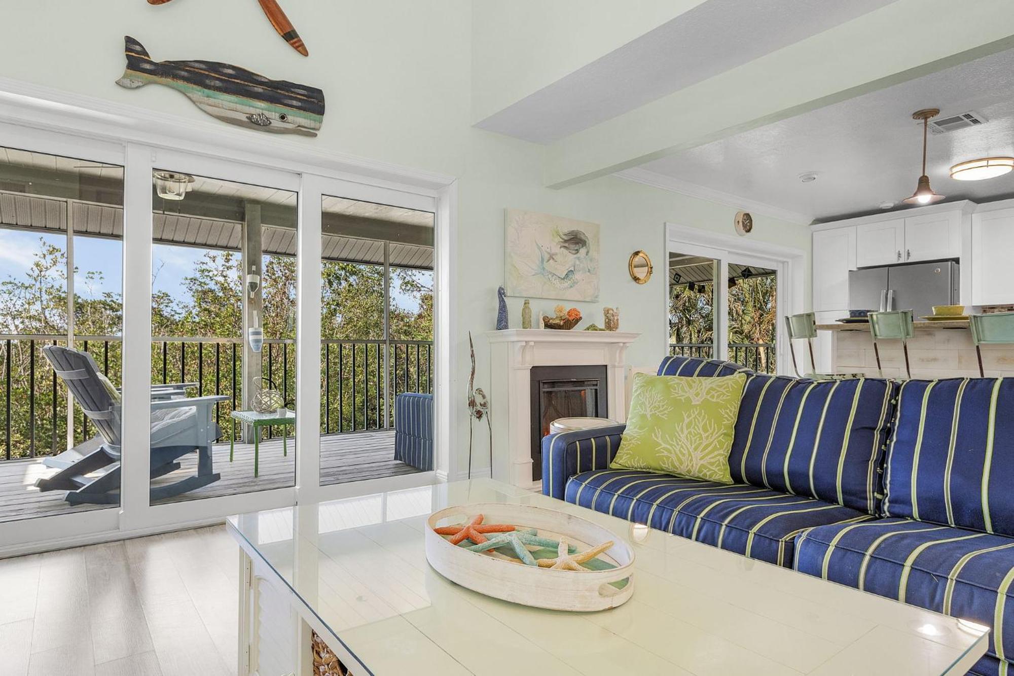 Close To Beach, Secluded Pier With Partial Bay Views - Blue Bayou B - Roelens *