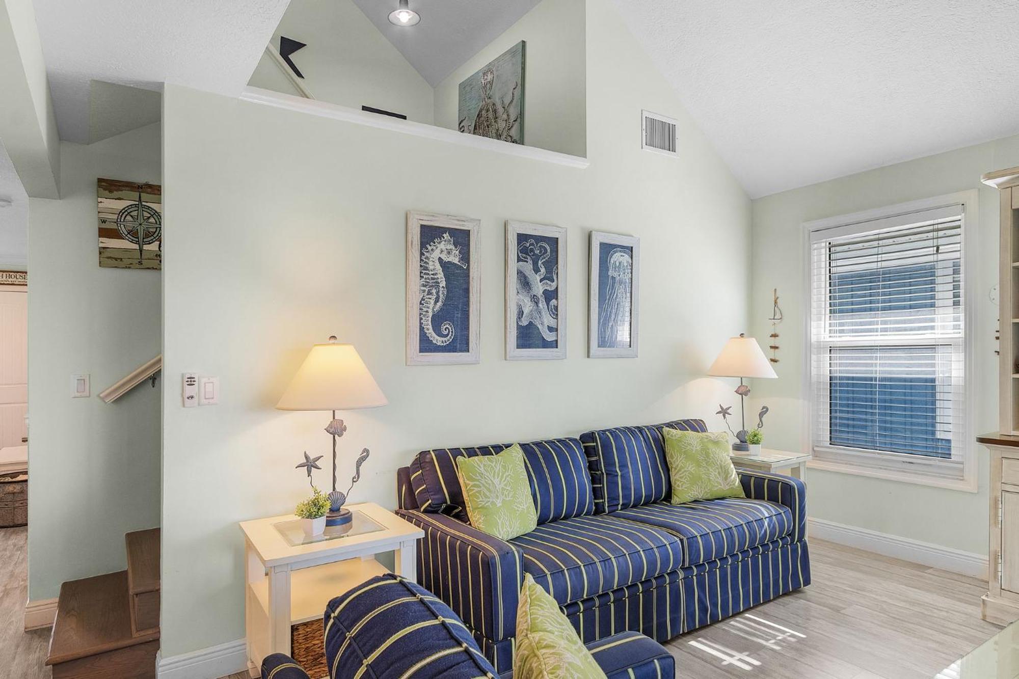 Close To Beach, Secluded Pier With Partial Bay Views - Blue Bayou B - Roelens * Fort Myers Beach