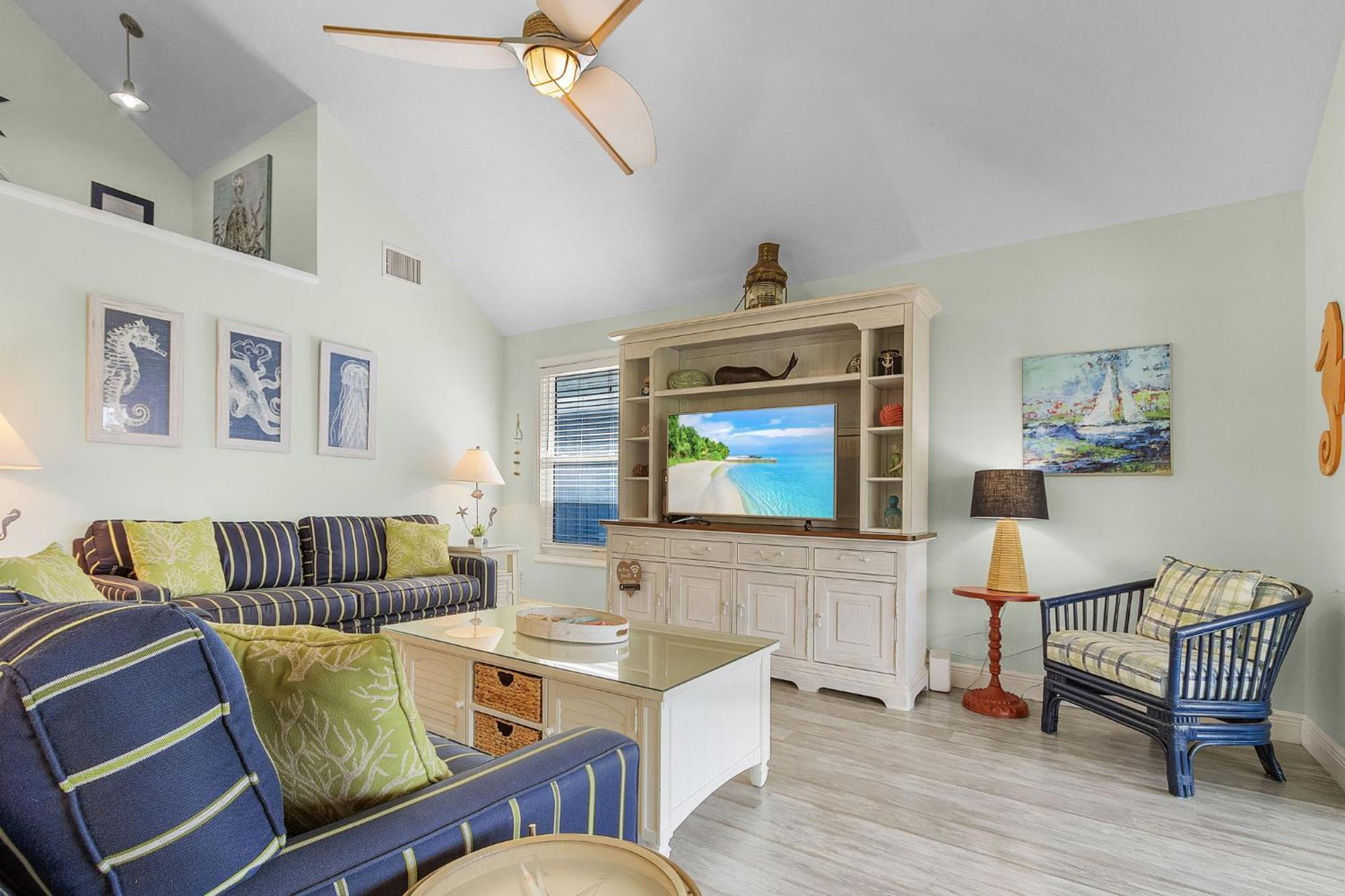 Close To Beach, Secluded Pier With Partial Bay Views - Blue Bayou B - Roelens * Fort Myers Beach
