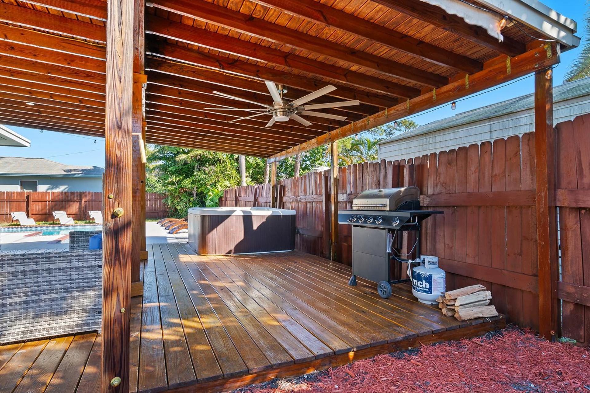 Tropical Escape Pool Sauna 4bdrm 8 Min Bch Boynton Beach