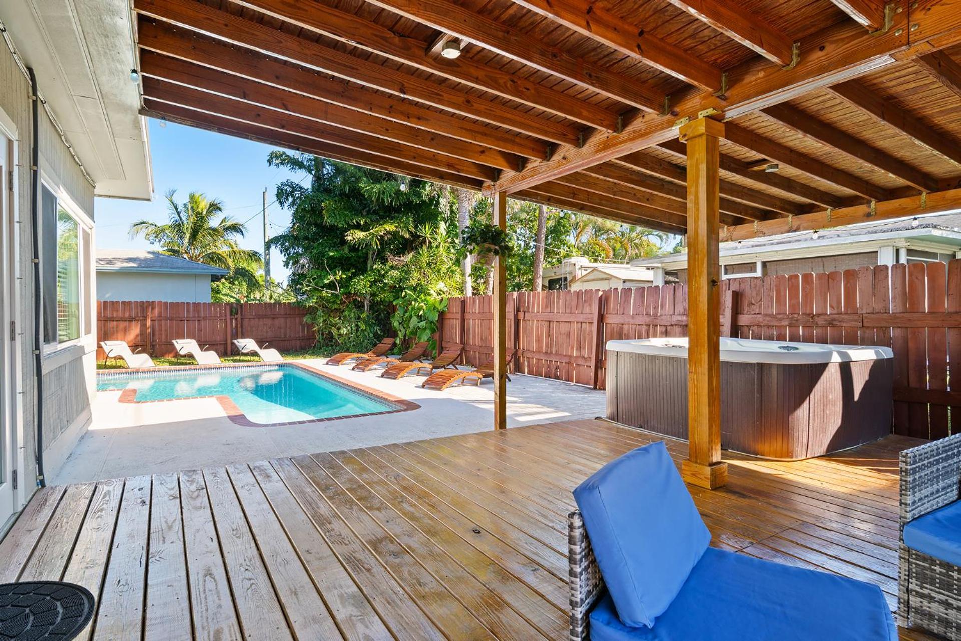 Tropical Escape Pool Sauna 4bdrm 8 Min Bch *