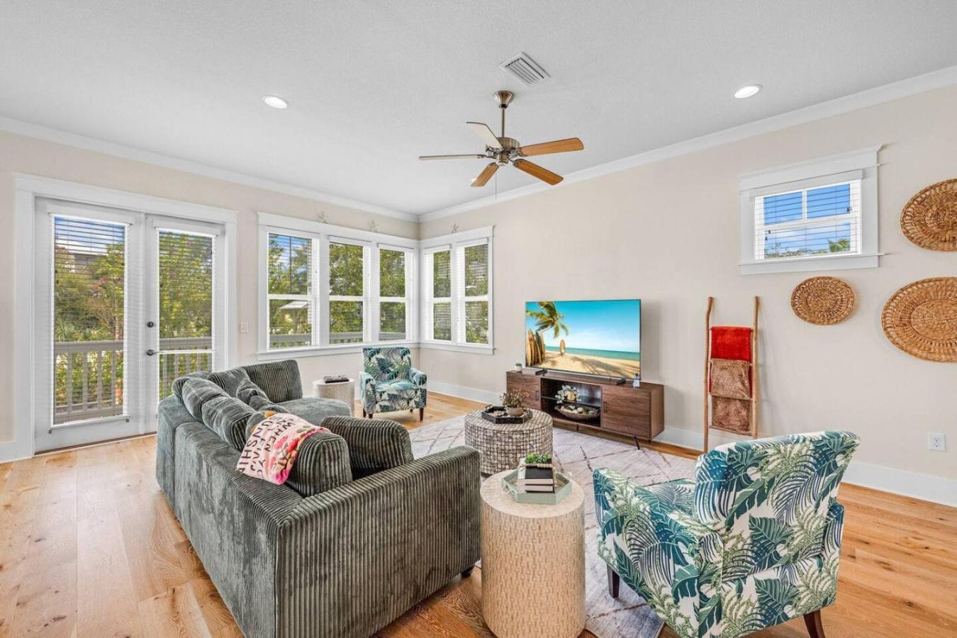 New Pool Gameroom 4 Bdr Access Holiday home *