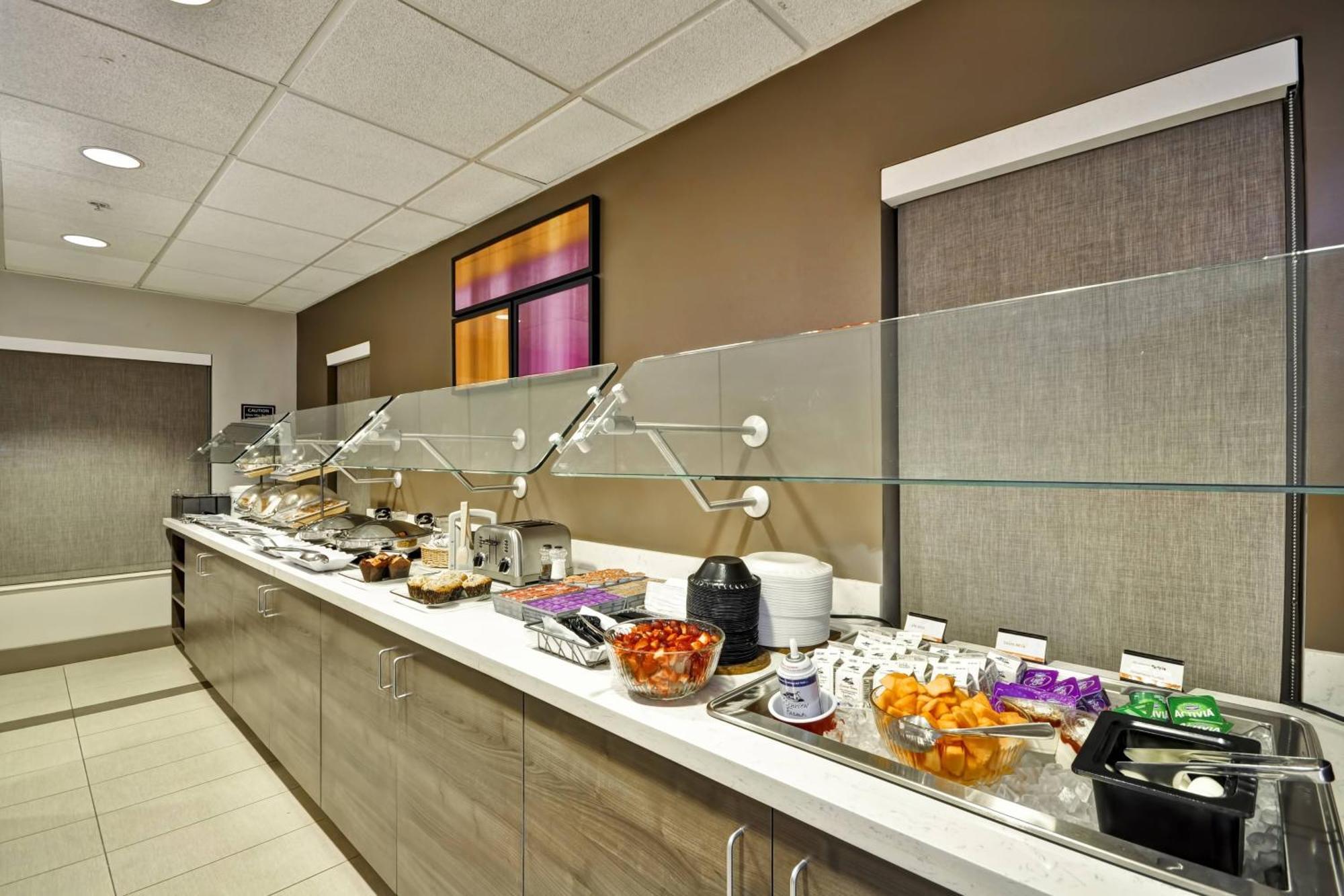 By Marriott Airport Hotel 3*