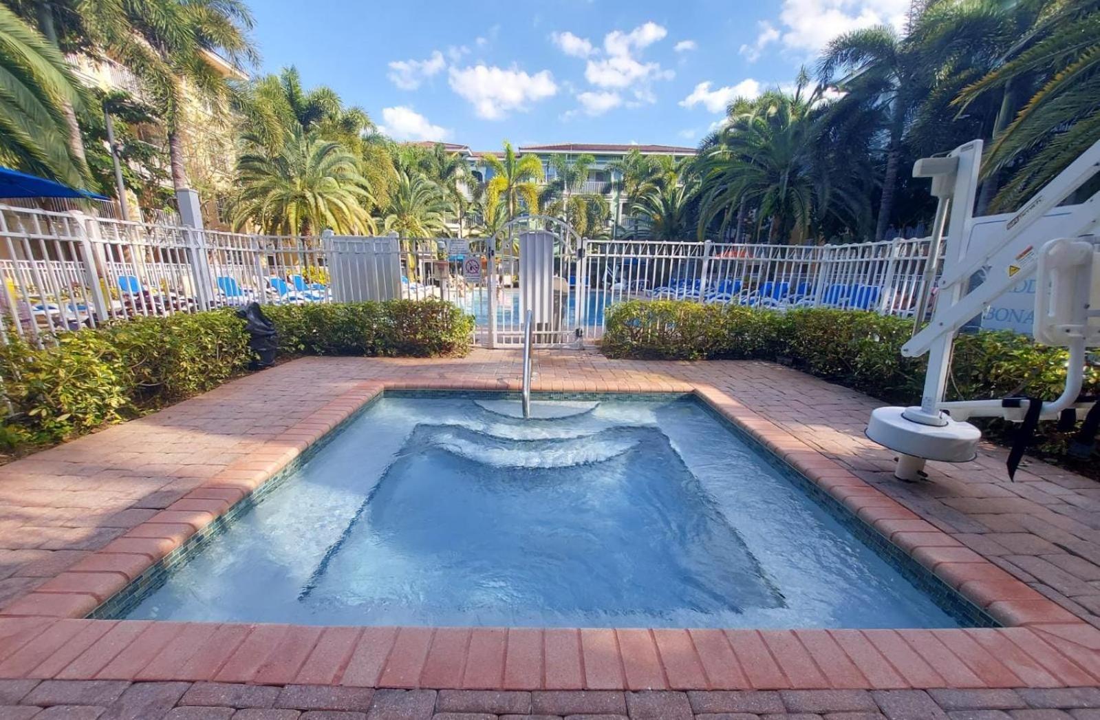 Resort Mizner Place At Town Center, Lauderdale 4*