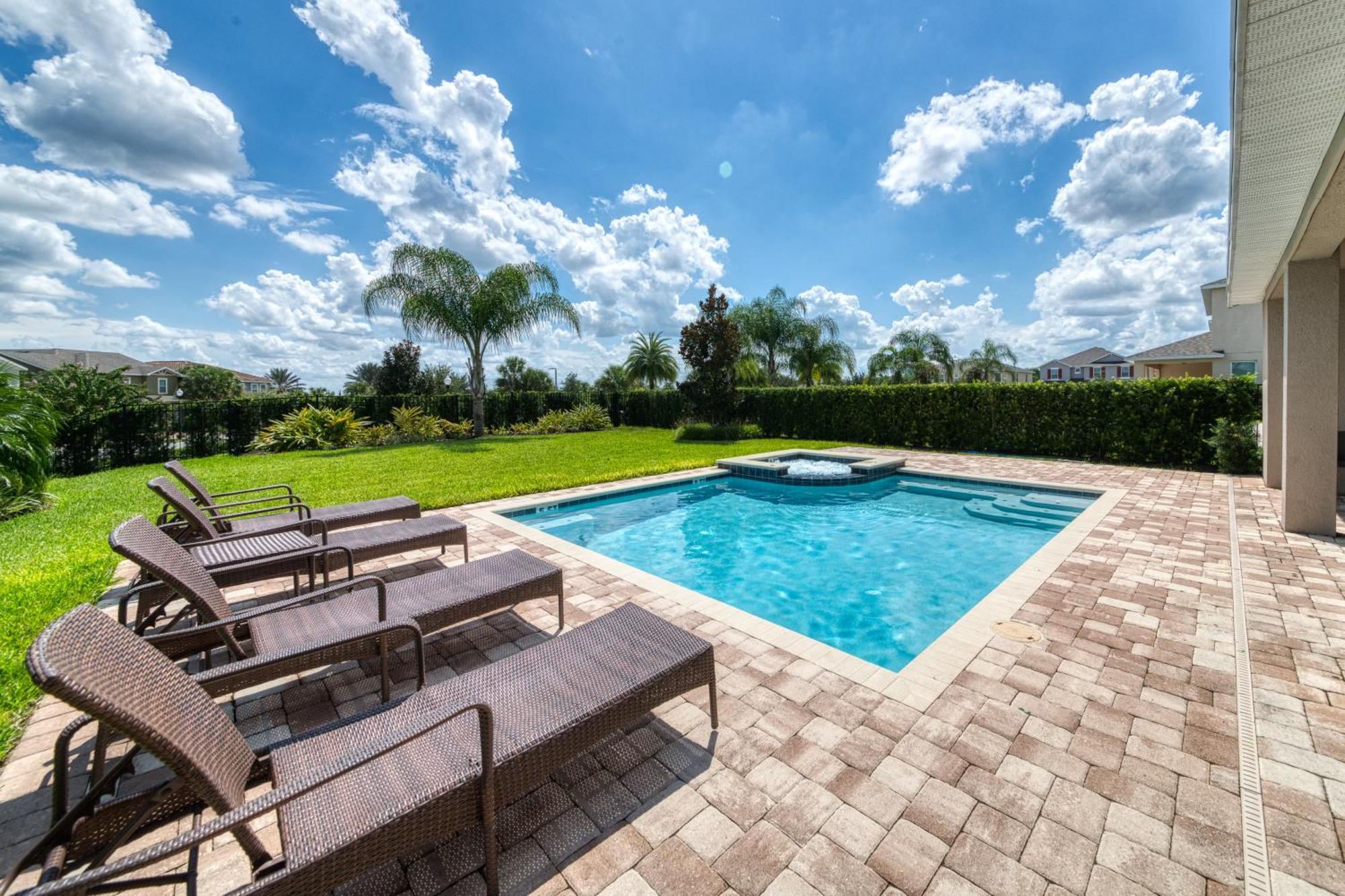 Exquisite With Media & Games Near By Rentyl - 7600m Holiday home *