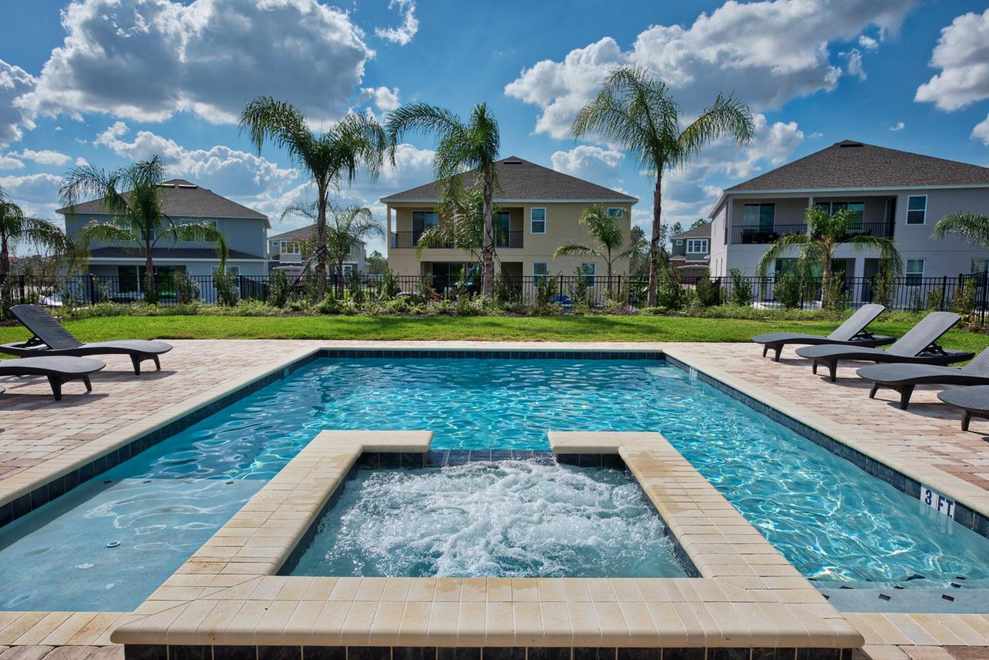 Villa Encore Resort: Disney-adjacent With Private Pool And Themed